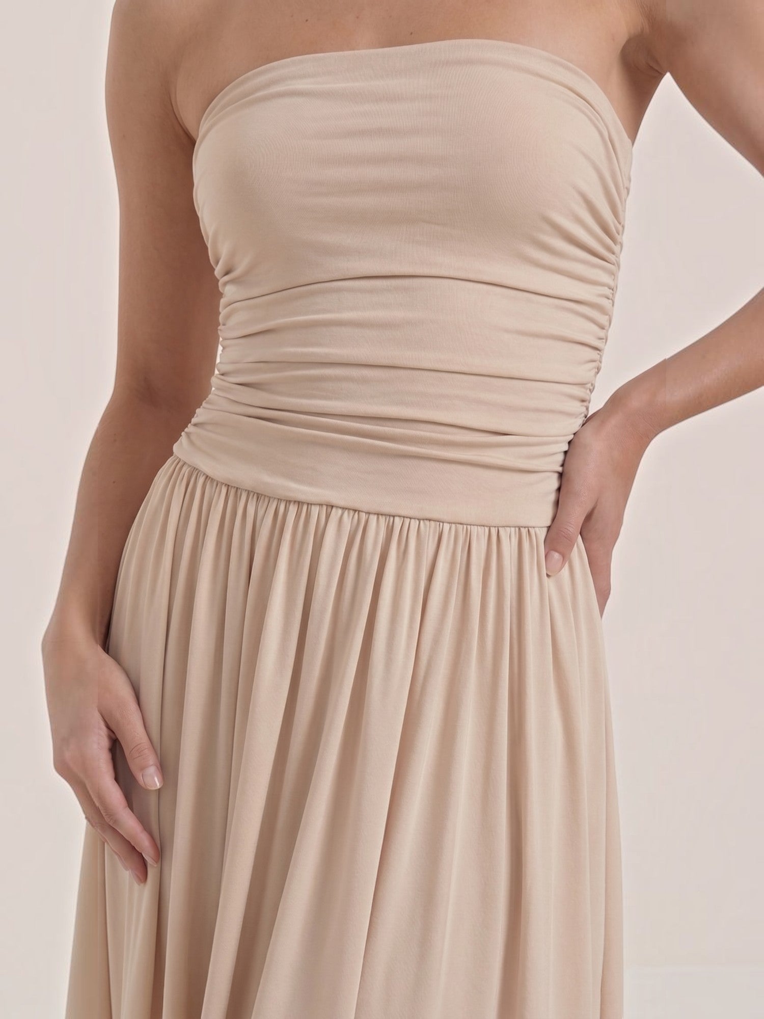 Keira Bandeau-Maxikleid mit Raffung