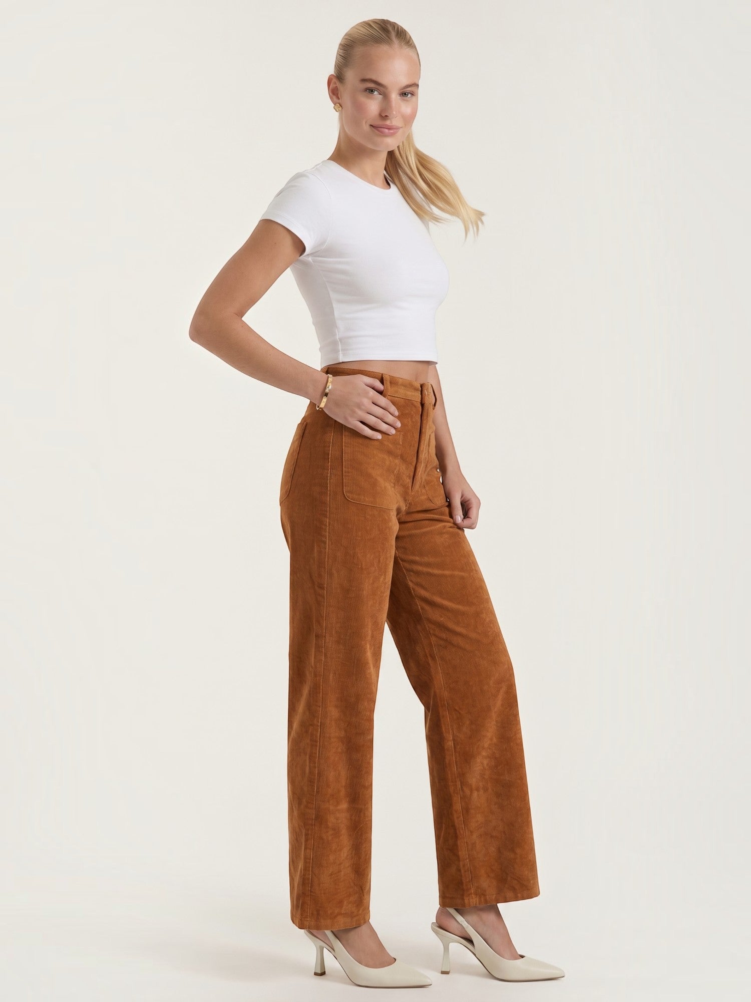 Allison Weite Cordhose