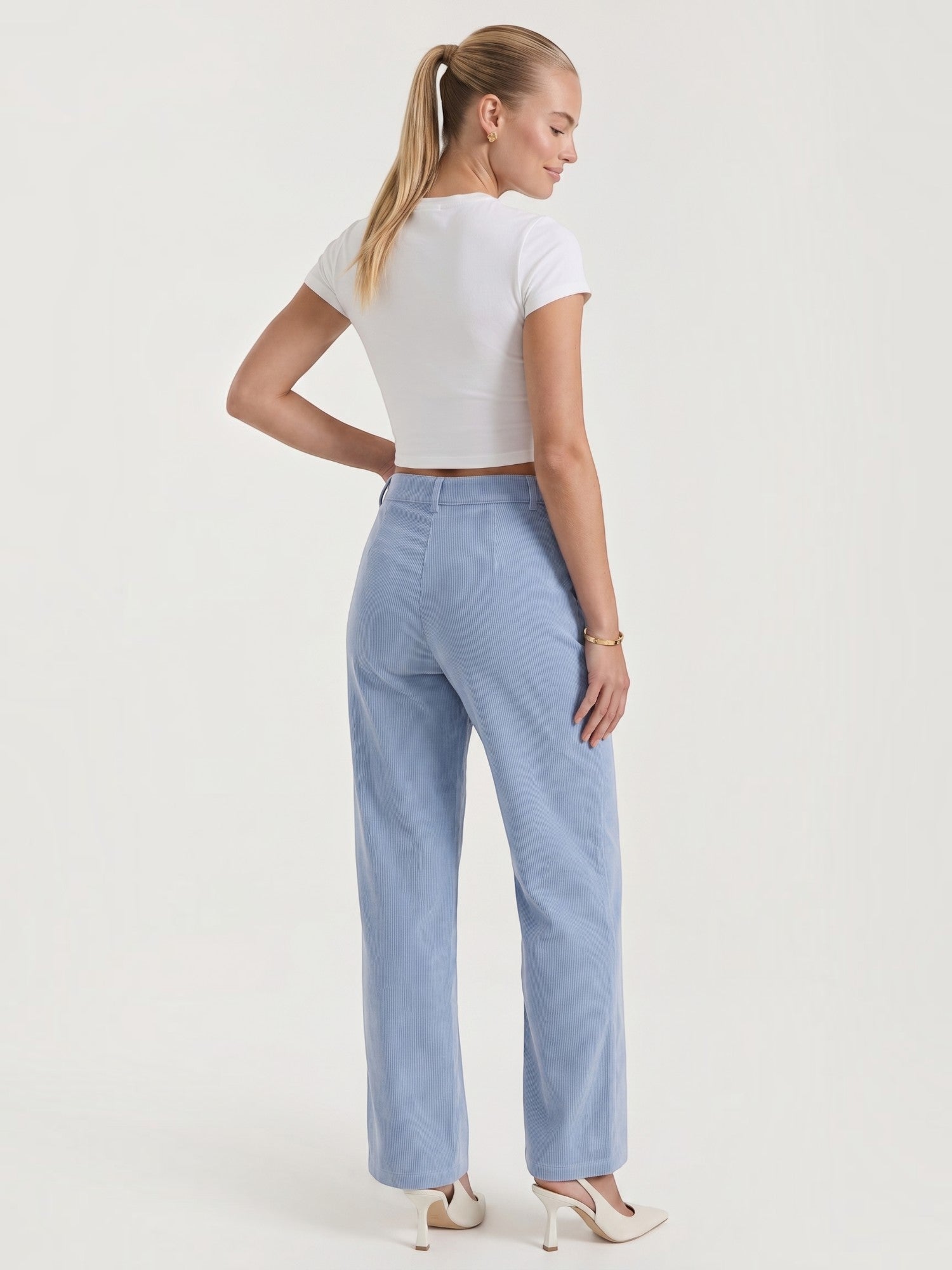 Allison Weite Cordhose