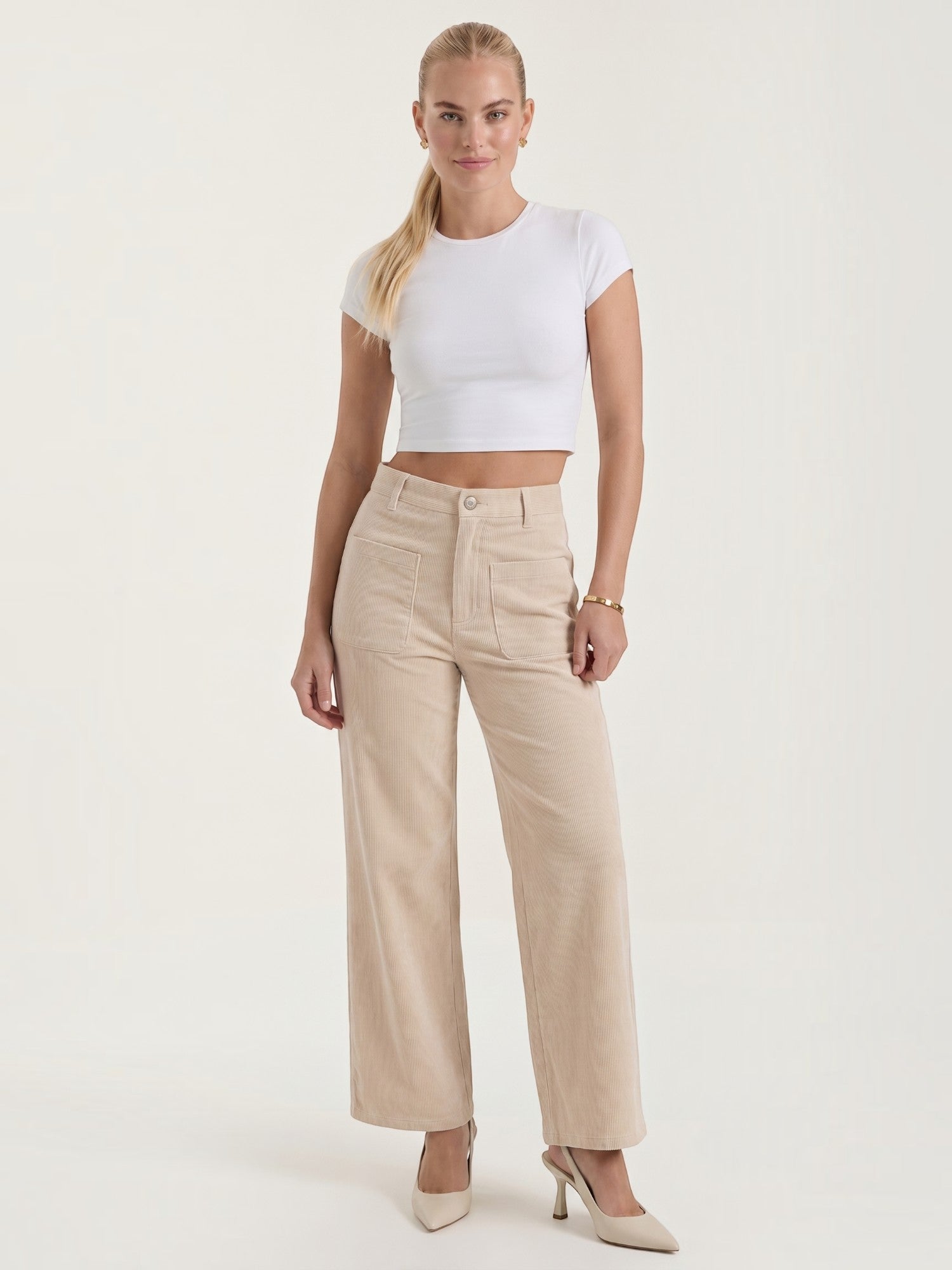 Allison Weite Cordhose