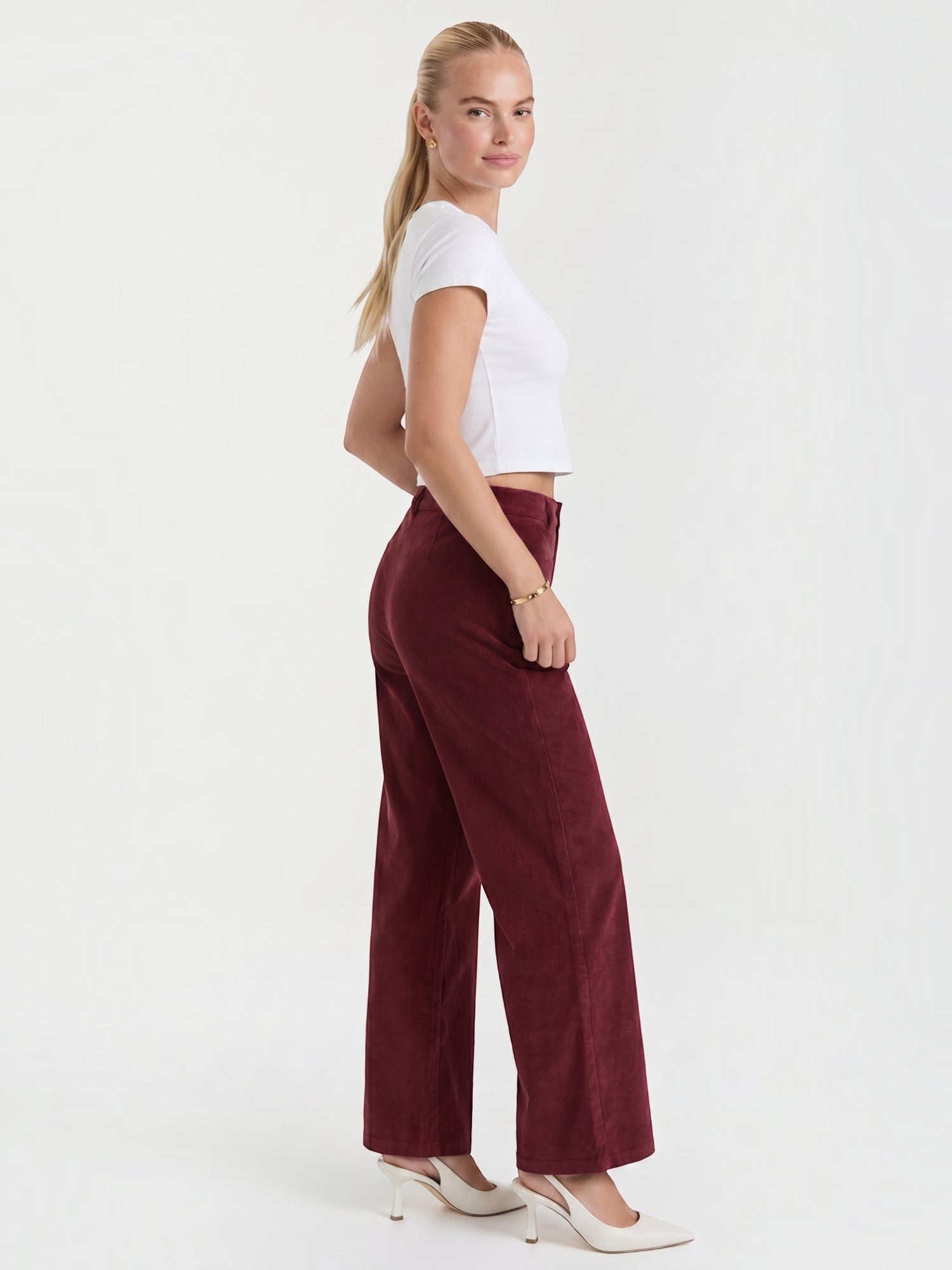 Allison Weite Cordhose