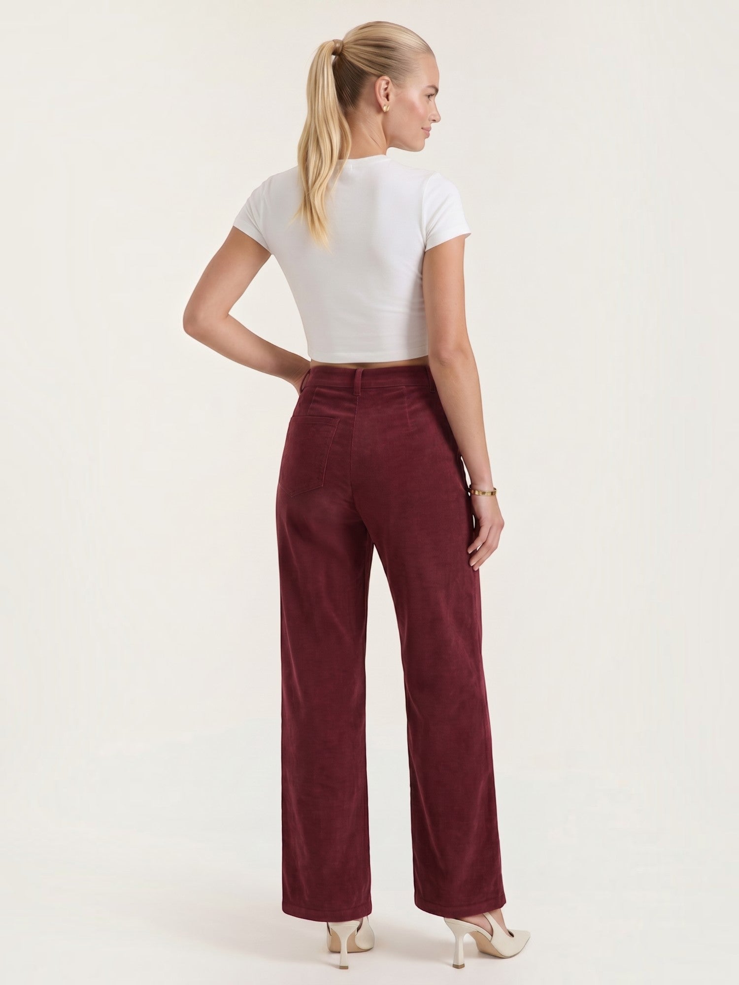 Allison Weite Cordhose