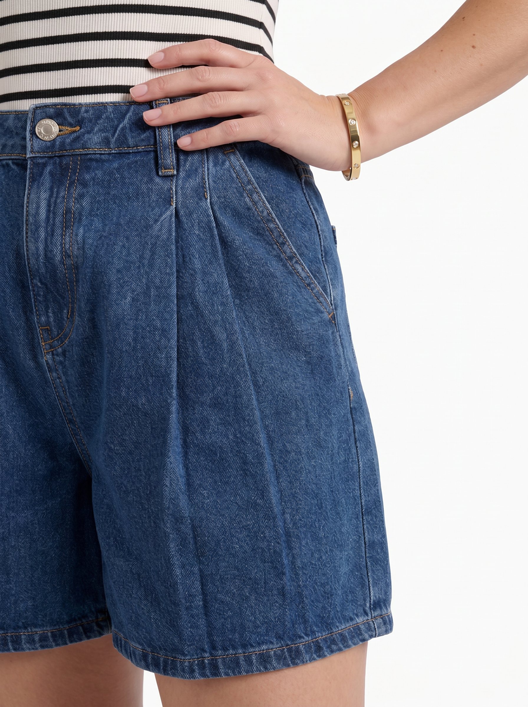 Leila Jeansshorts mit Bundfalten