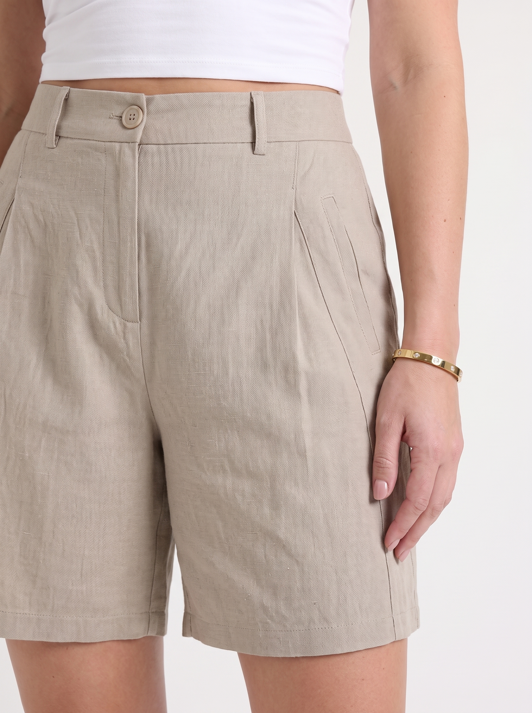 Kyrine Shorts mit Bundfalten