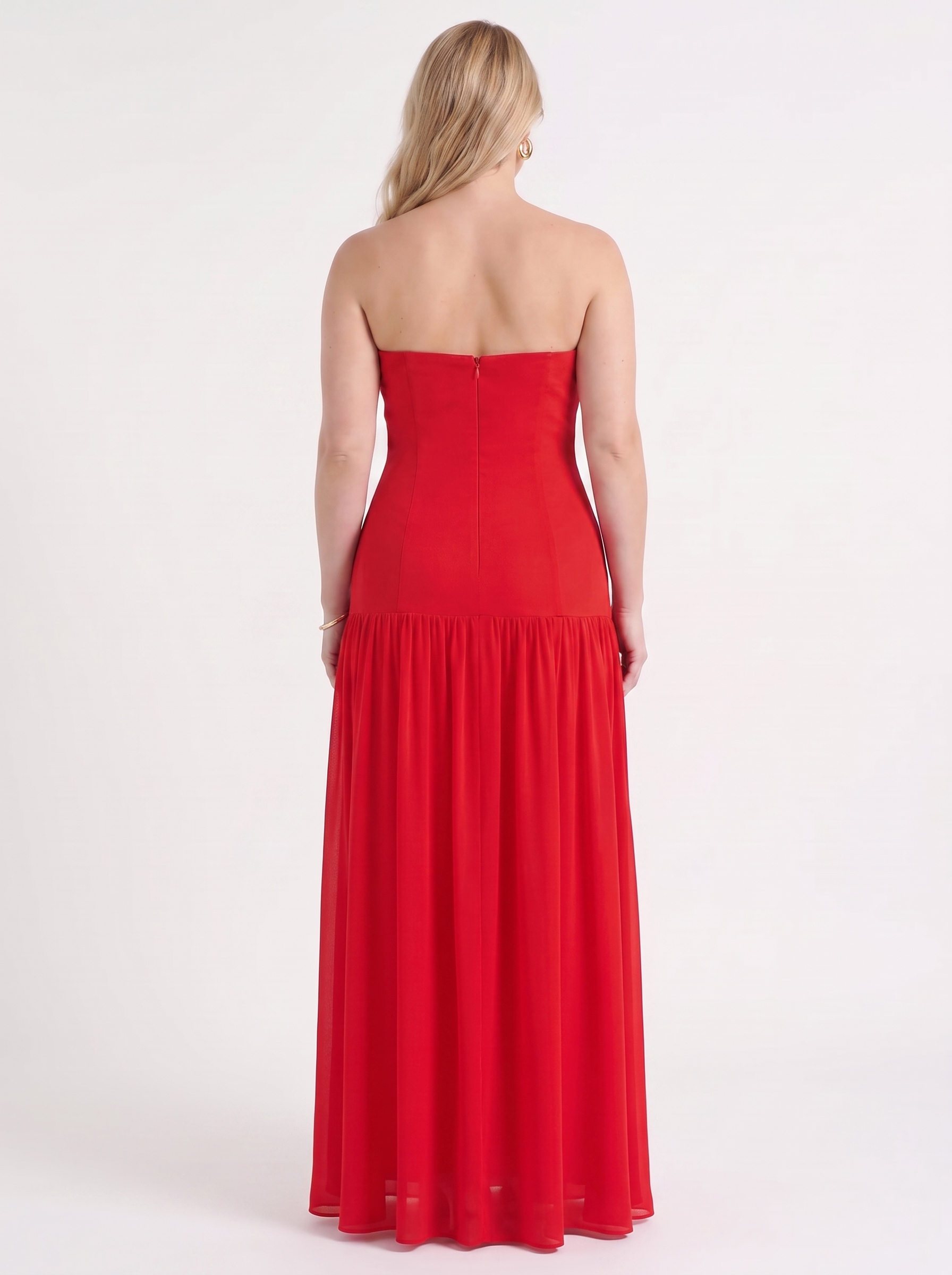 Skye Schulterfreies Maxikleid mit Beinschlitz