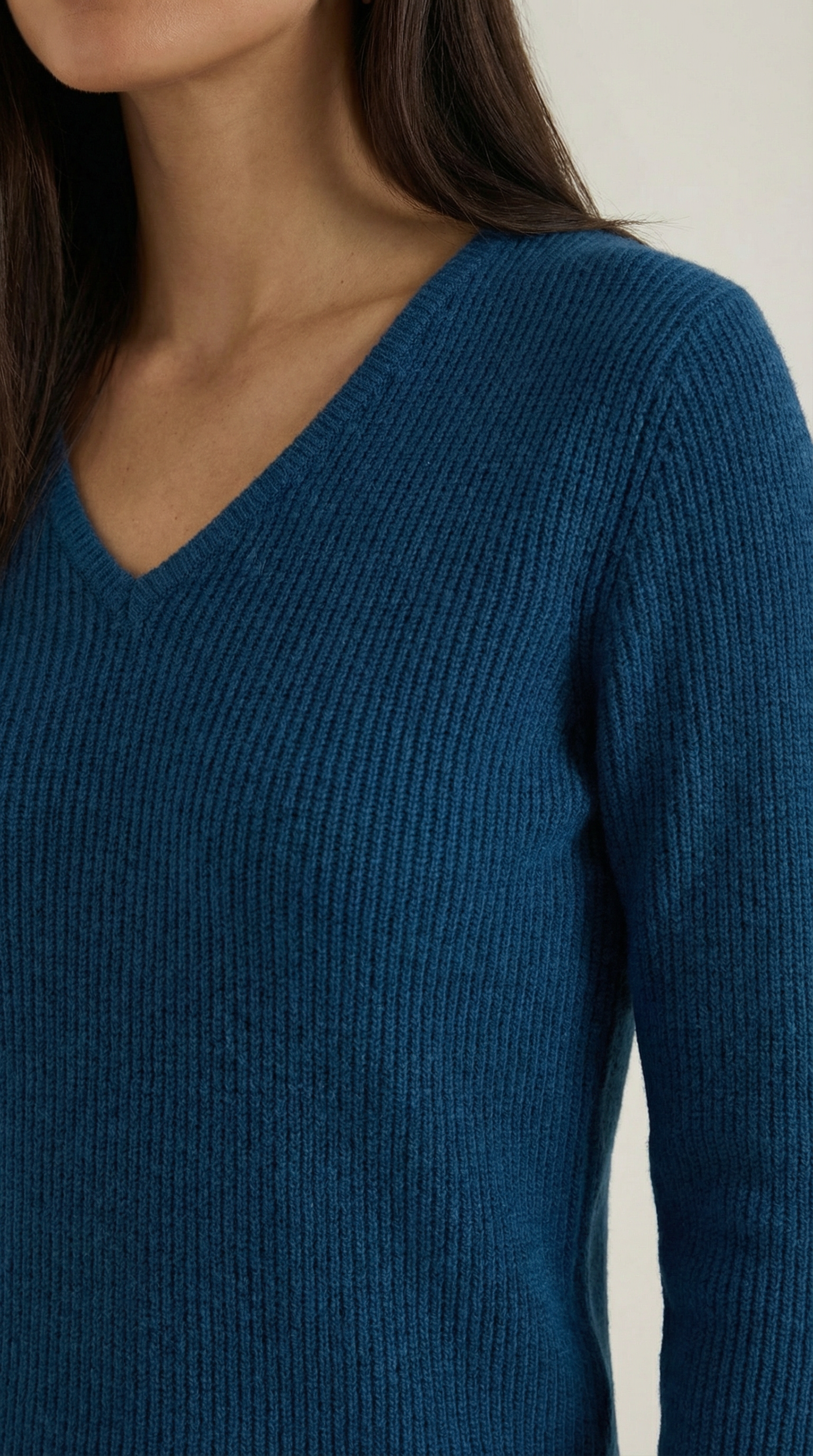 Michelle gerippter Pullover mit V-Ausschnitt