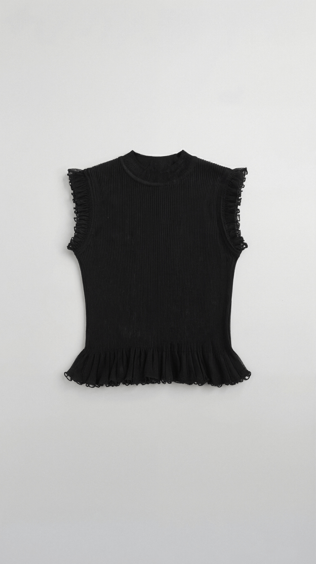 Carol Geripptes Strickoberteil mit Rüschen