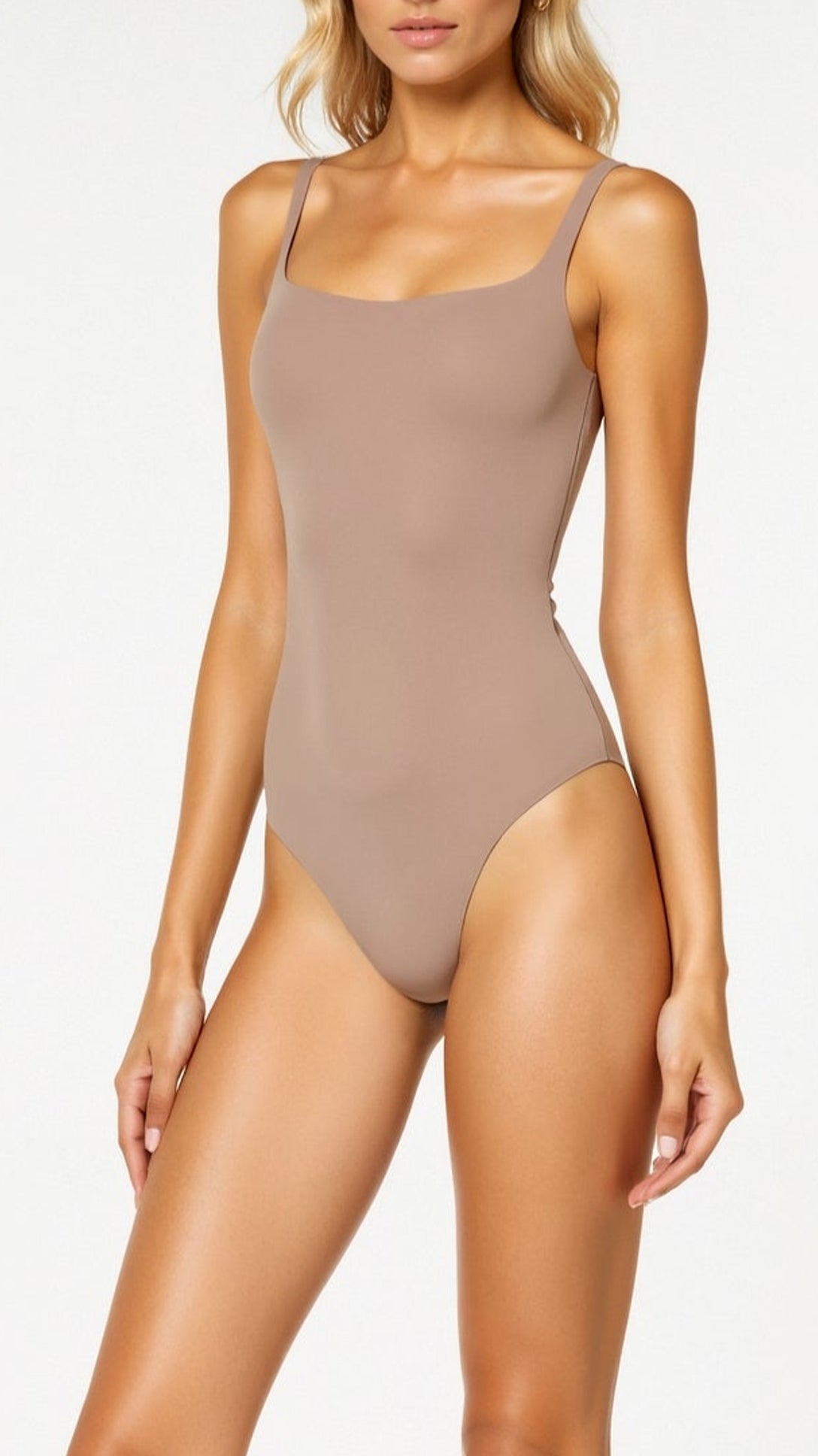Core Sculpt Tief ausgeschnittener Tanga-Bodysuit