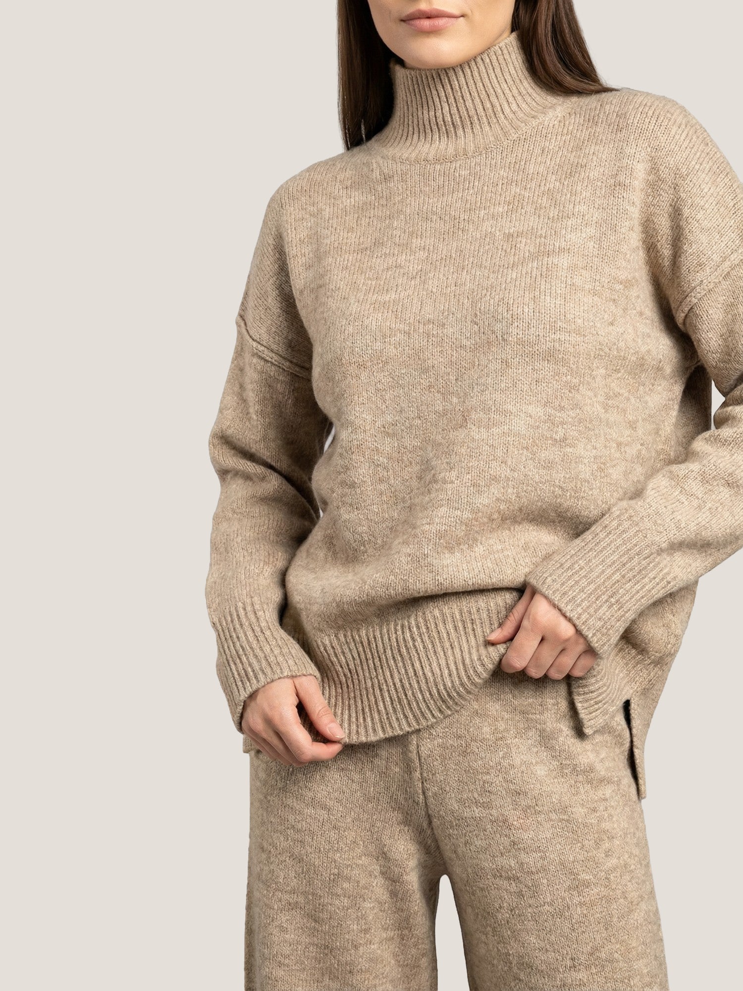 Jean gestricktes Rollkragenpullover- und Hosen-Set