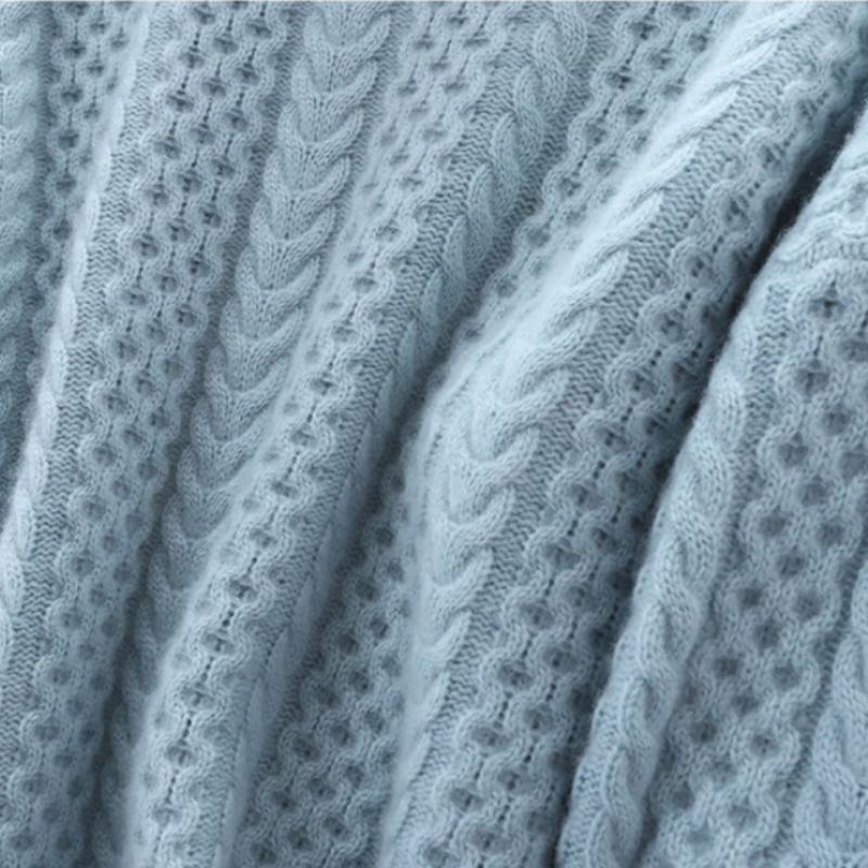 Blanche Pullover mit Zopfmuster