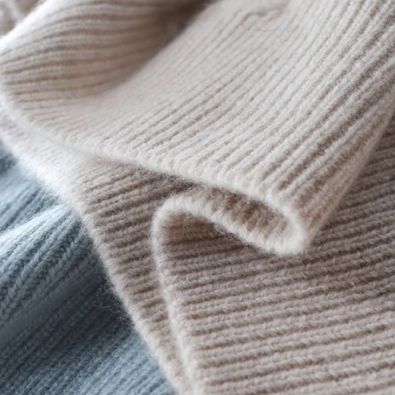 Blanche Pullover mit Zopfmuster