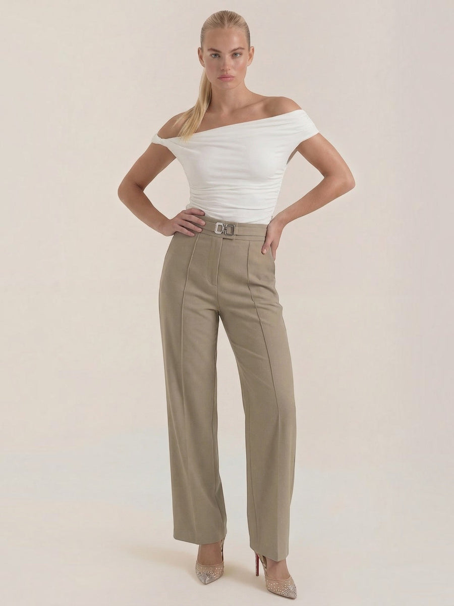 Maxine Stoffhose mit weitem Bein und Zierschnalle
