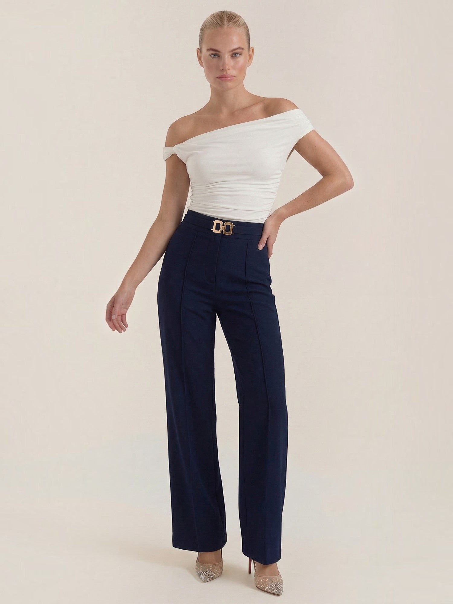 Maxine Stoffhose mit weitem Bein und Zierschnalle