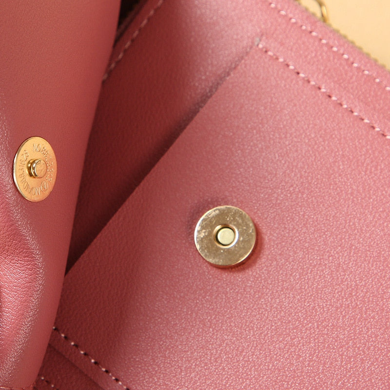 Seline Clutch mit Touchscreen-Fenster