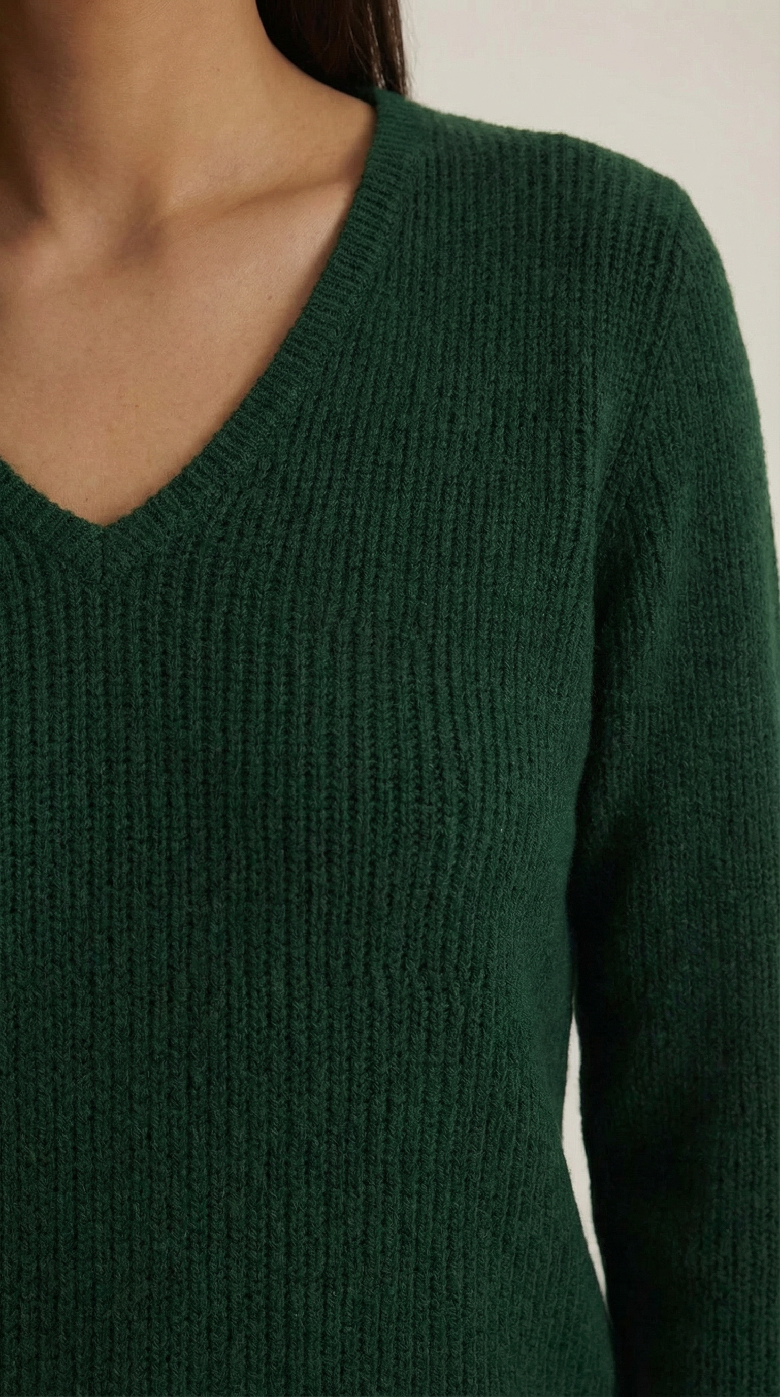 Michelle gerippter Pullover mit V-Ausschnitt