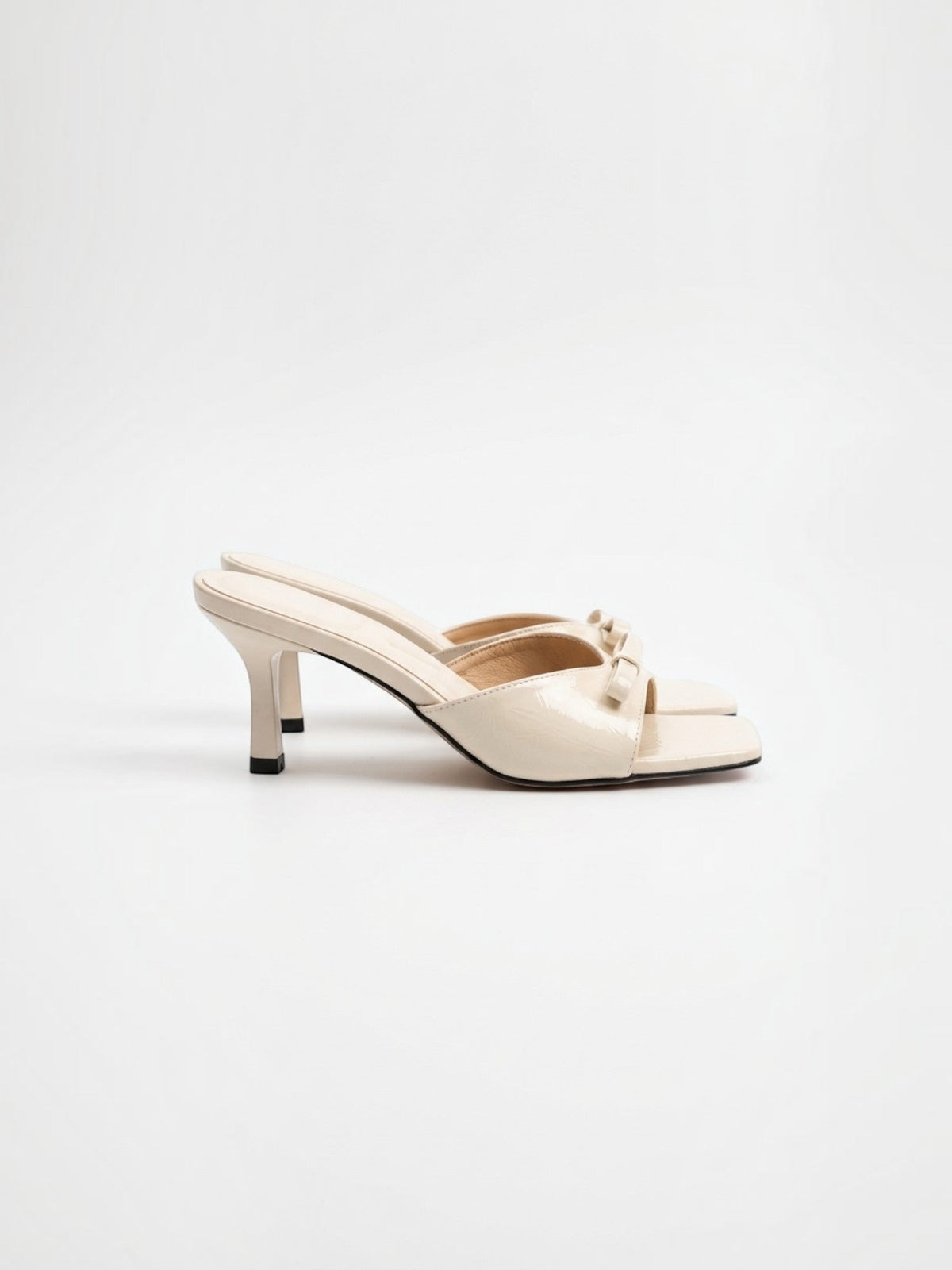 Marcelline Mules mit Schleife und Kitten Heel