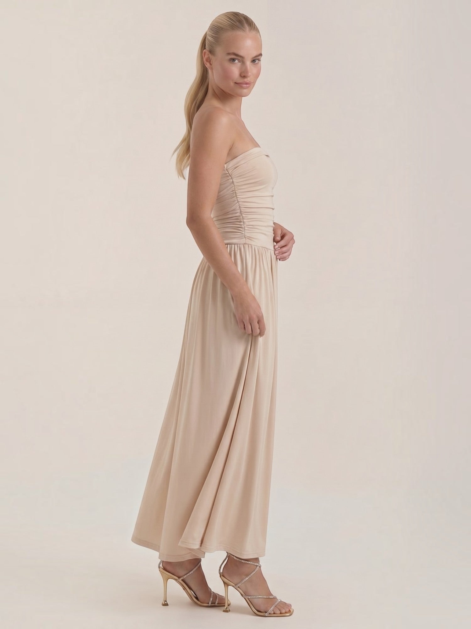 Keira Bandeau-Maxikleid mit Raffung