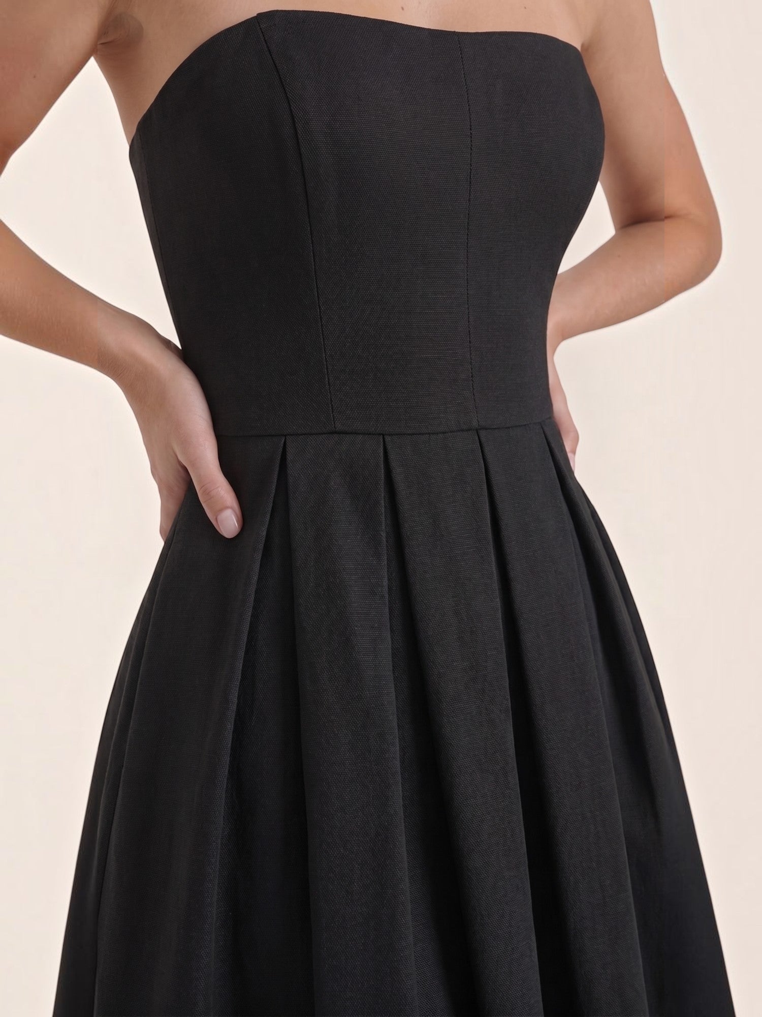 Yanna Bandeau-Midikleid mit Faltenrock