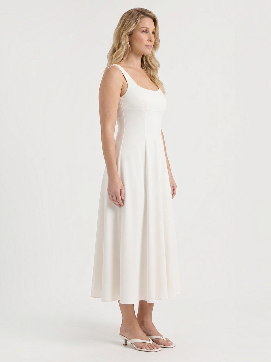 Florina Midikleid mit Karree-Ausschnitt