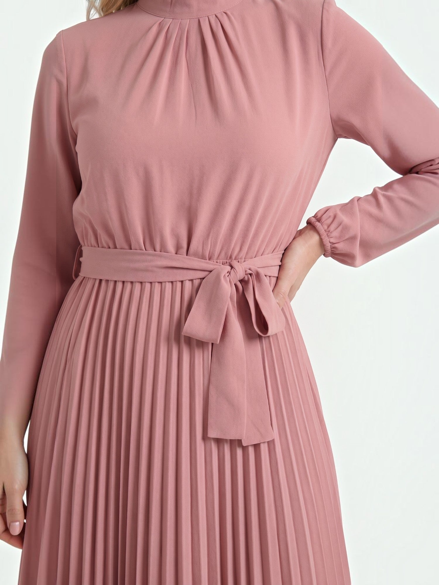 Misty Midi-Plisseekleid mit Bindegürtel