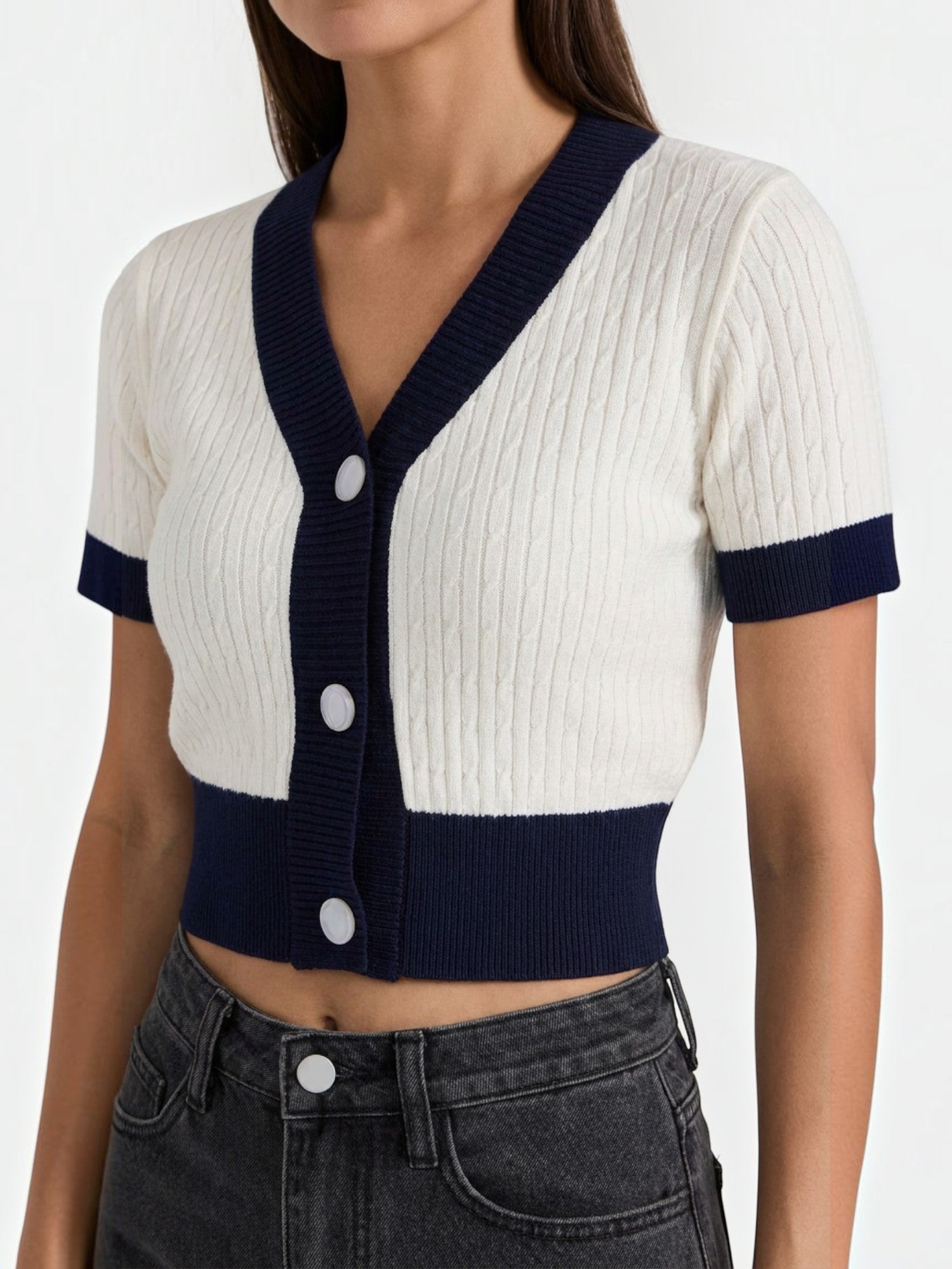 Nerina kurze taillierte Strickjacke