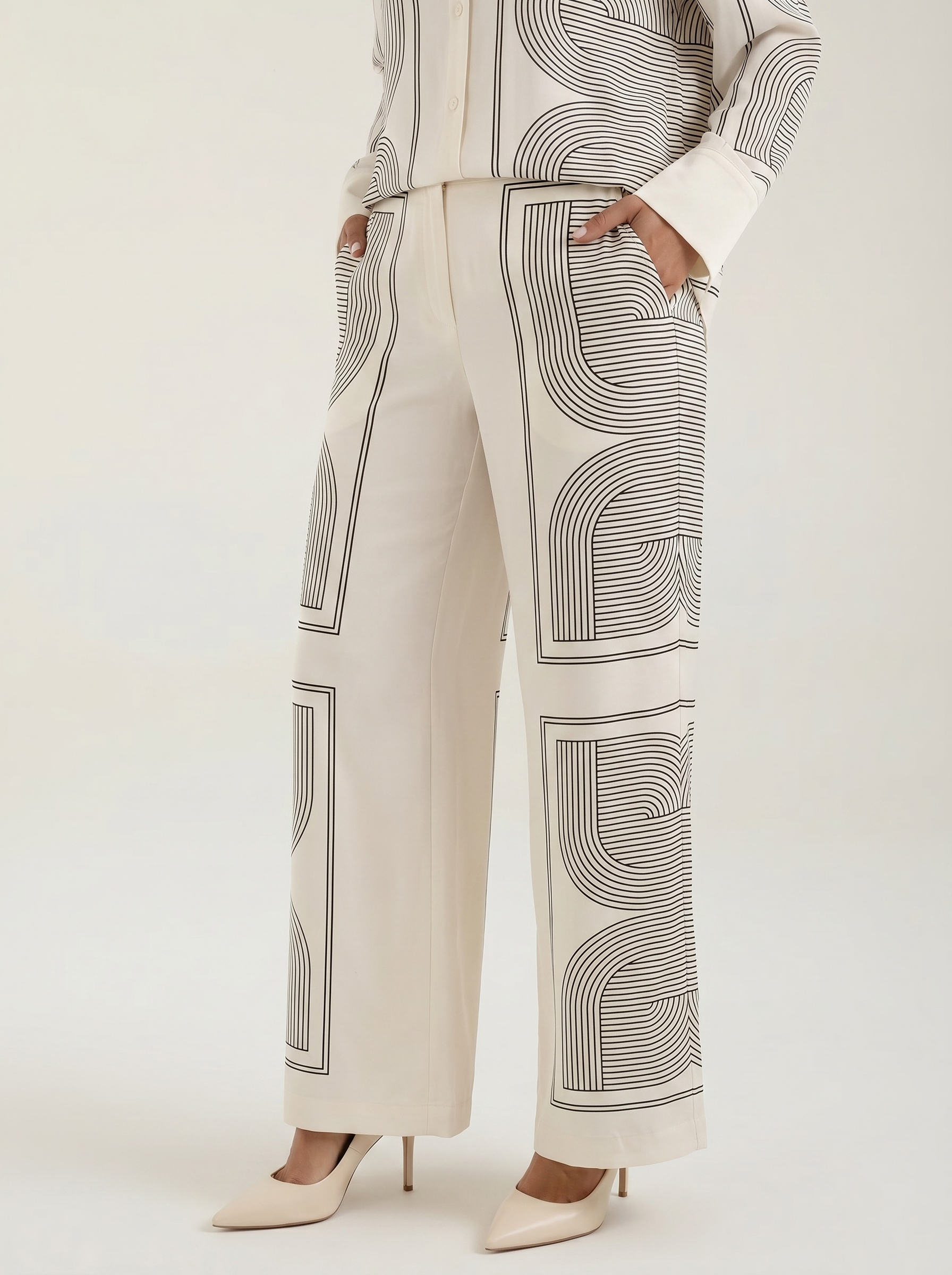 Jude Hose mit geometrischem Muster
