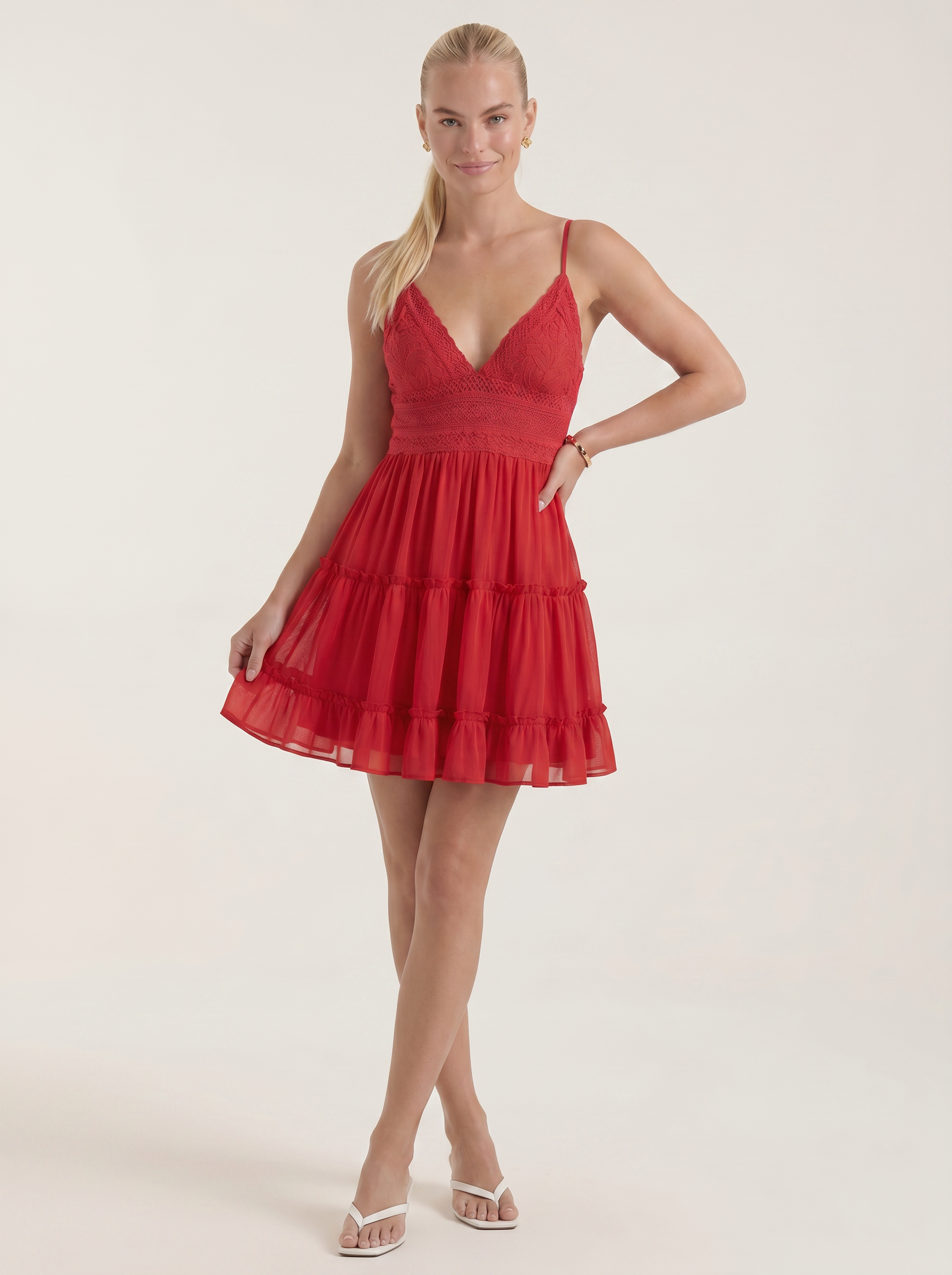 Christy Mini-Sommerkleid mit Spitze und Stufenrock