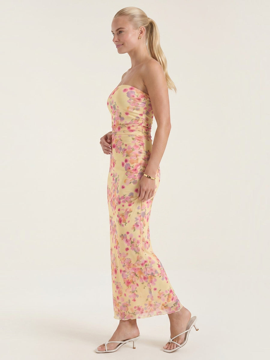 Elodie Bandeau-Maxikleid mit Raffung
