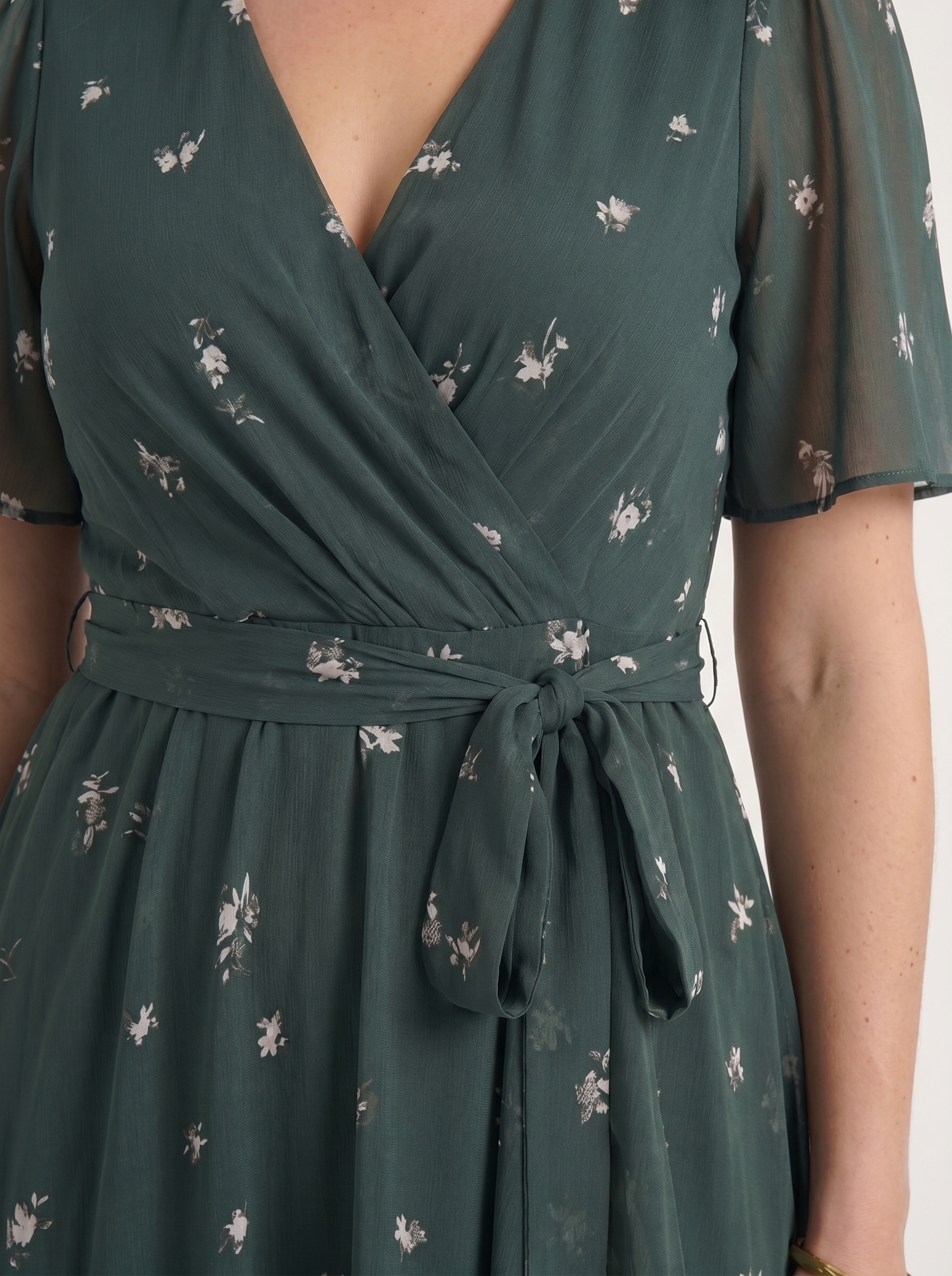 Sharnie Midikleid mit Blumenprint und Wickeloptik