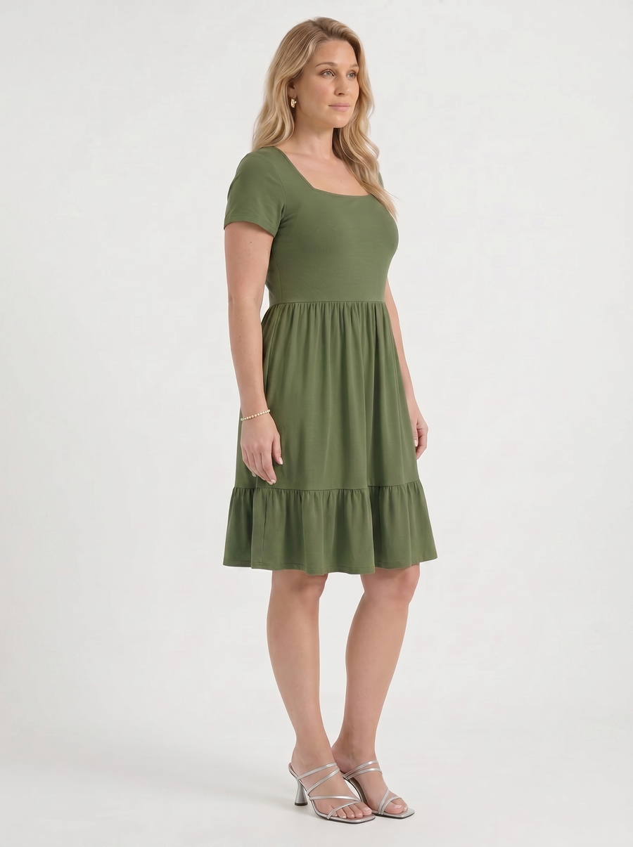 Wanda Minikleid mit Karree-Ausschnitt und Stufenrock