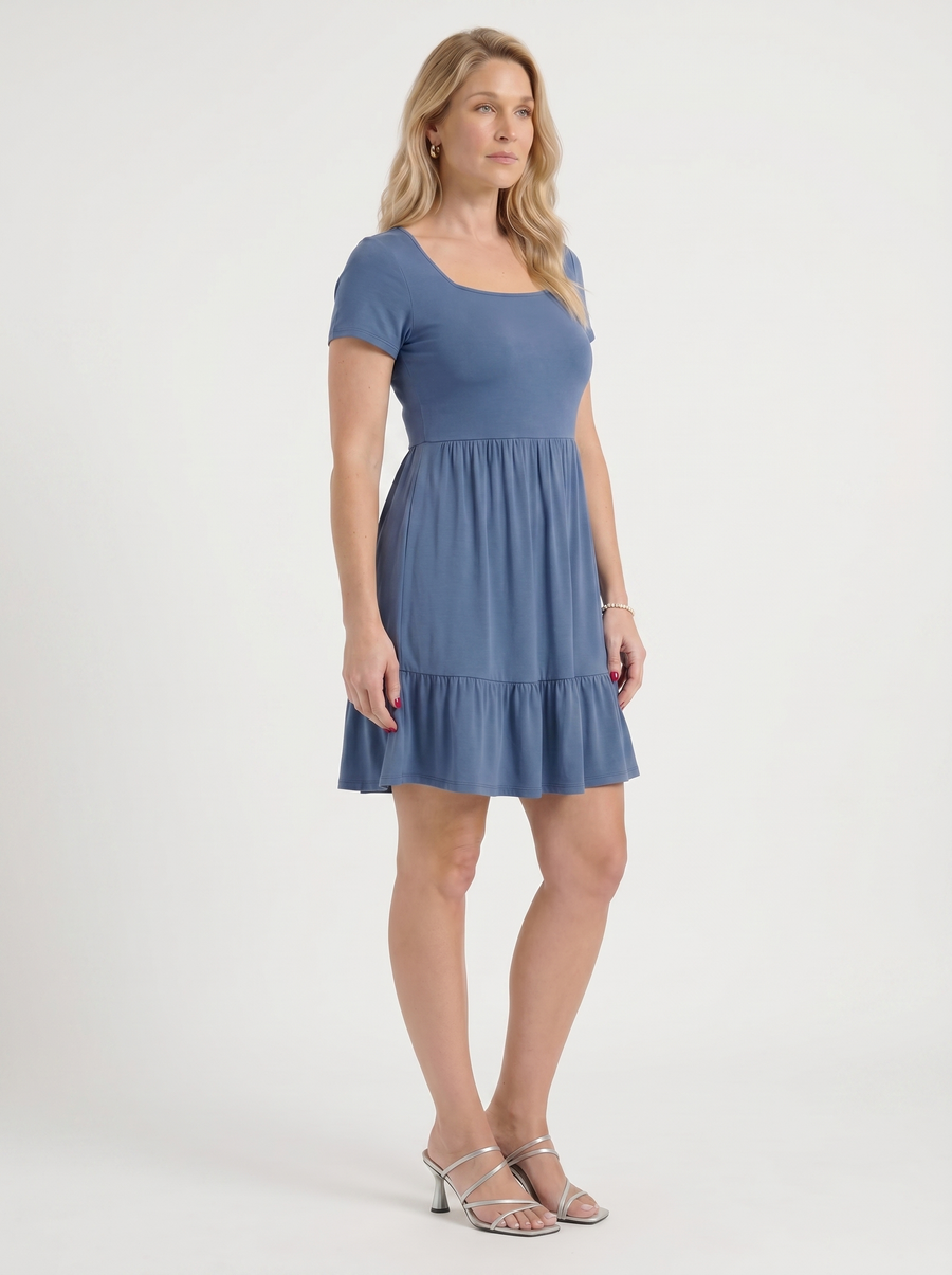 Wanda Minikleid mit Karree-Ausschnitt und Stufenrock