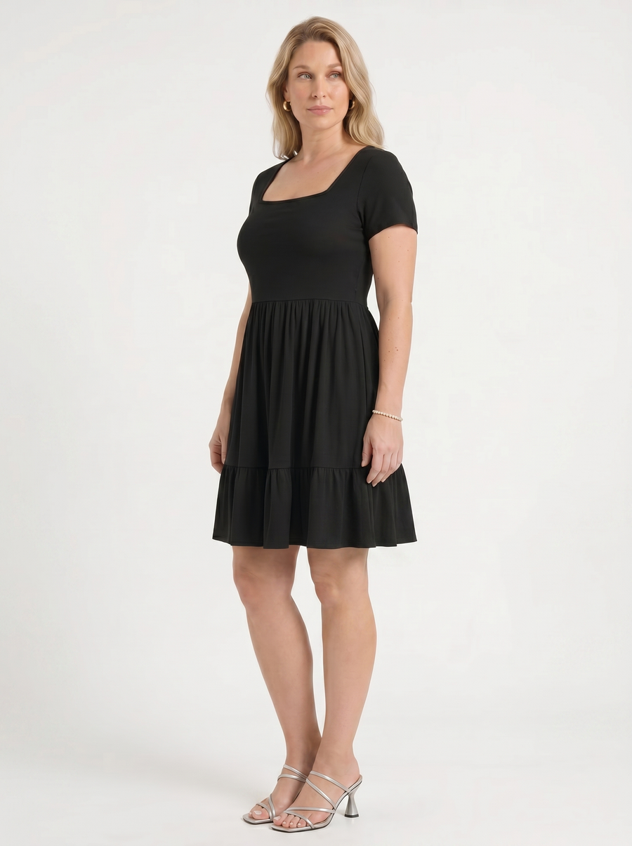 Wanda Minikleid mit Karree-Ausschnitt und Stufenrock