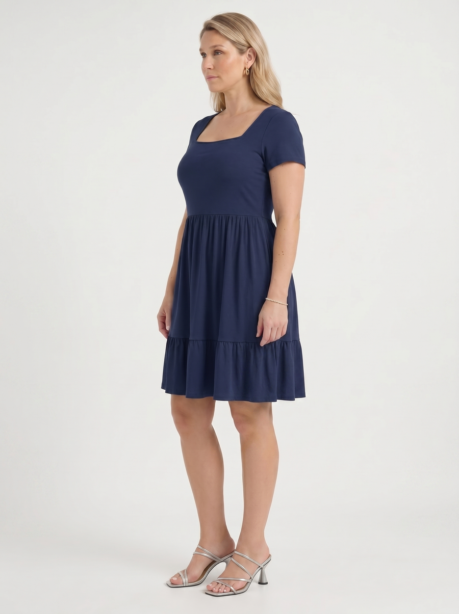 Wanda Minikleid mit Karree-Ausschnitt und Stufenrock