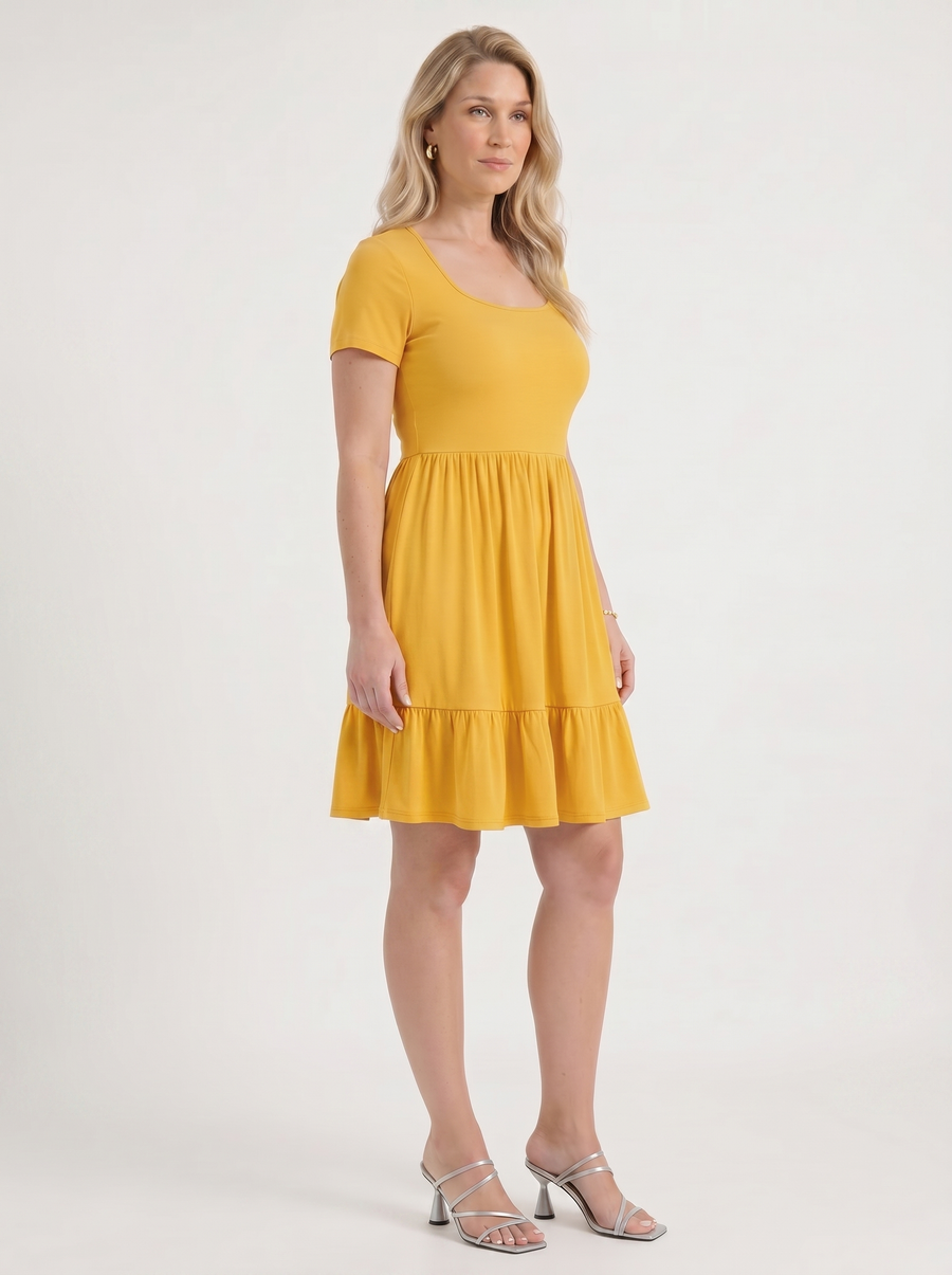 Wanda Minikleid mit Karree-Ausschnitt und Stufenrock