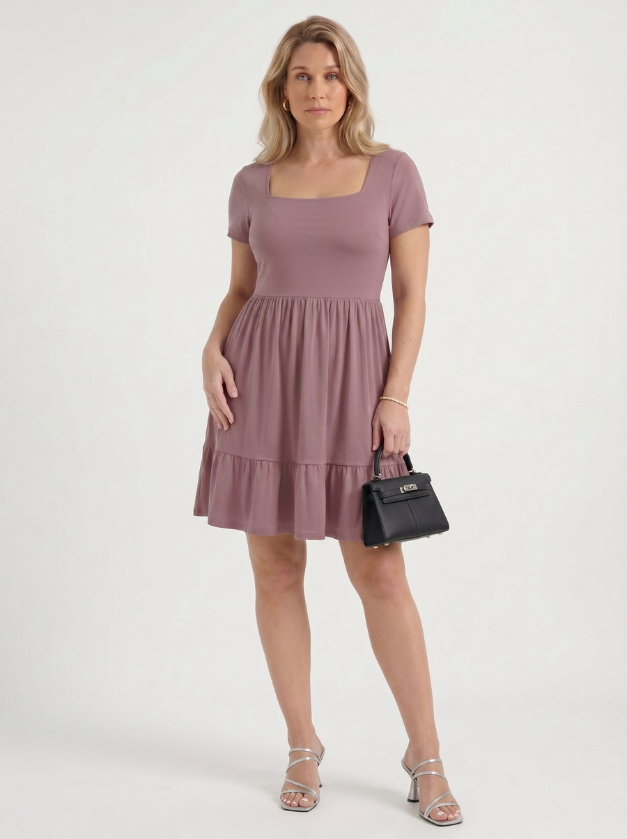 Wanda Minikleid mit Karree-Ausschnitt und Stufenrock