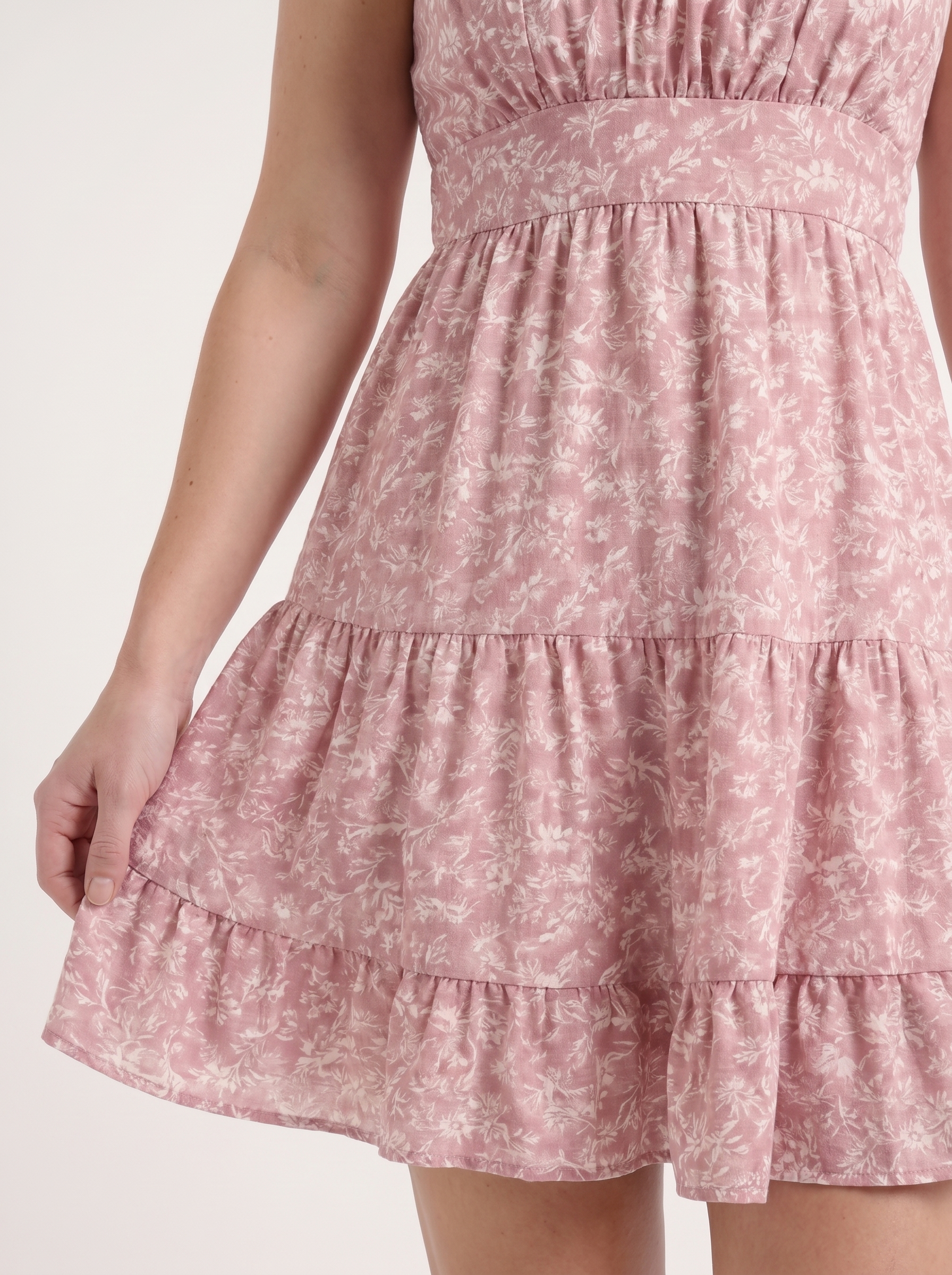 Kiana Minikleid mit Spaghettiträgern und Stufenrock