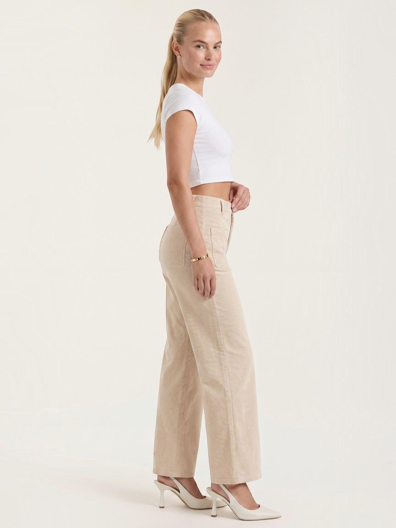 Allison Weite Cordhose