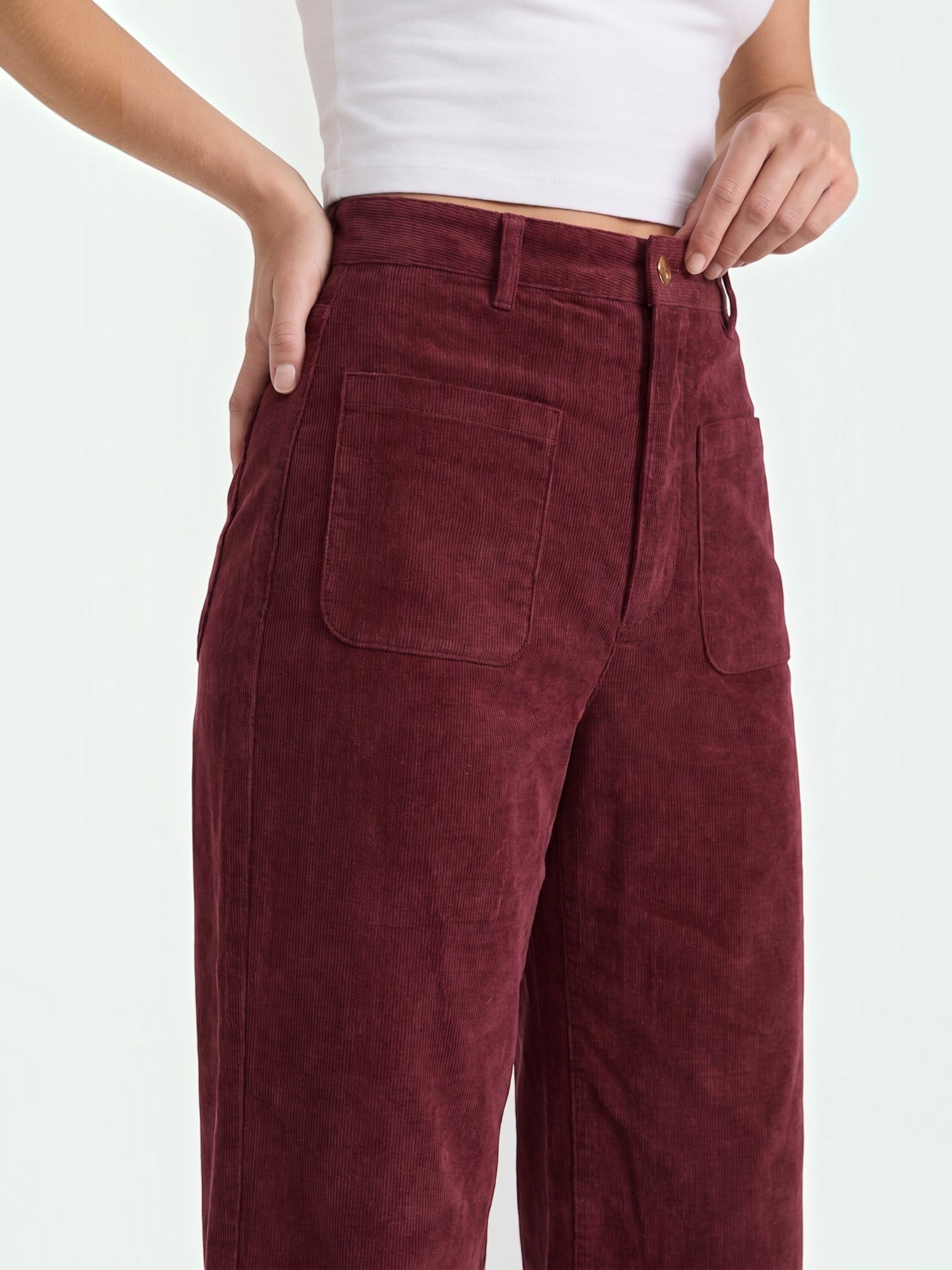 Allison Weite Cordhose