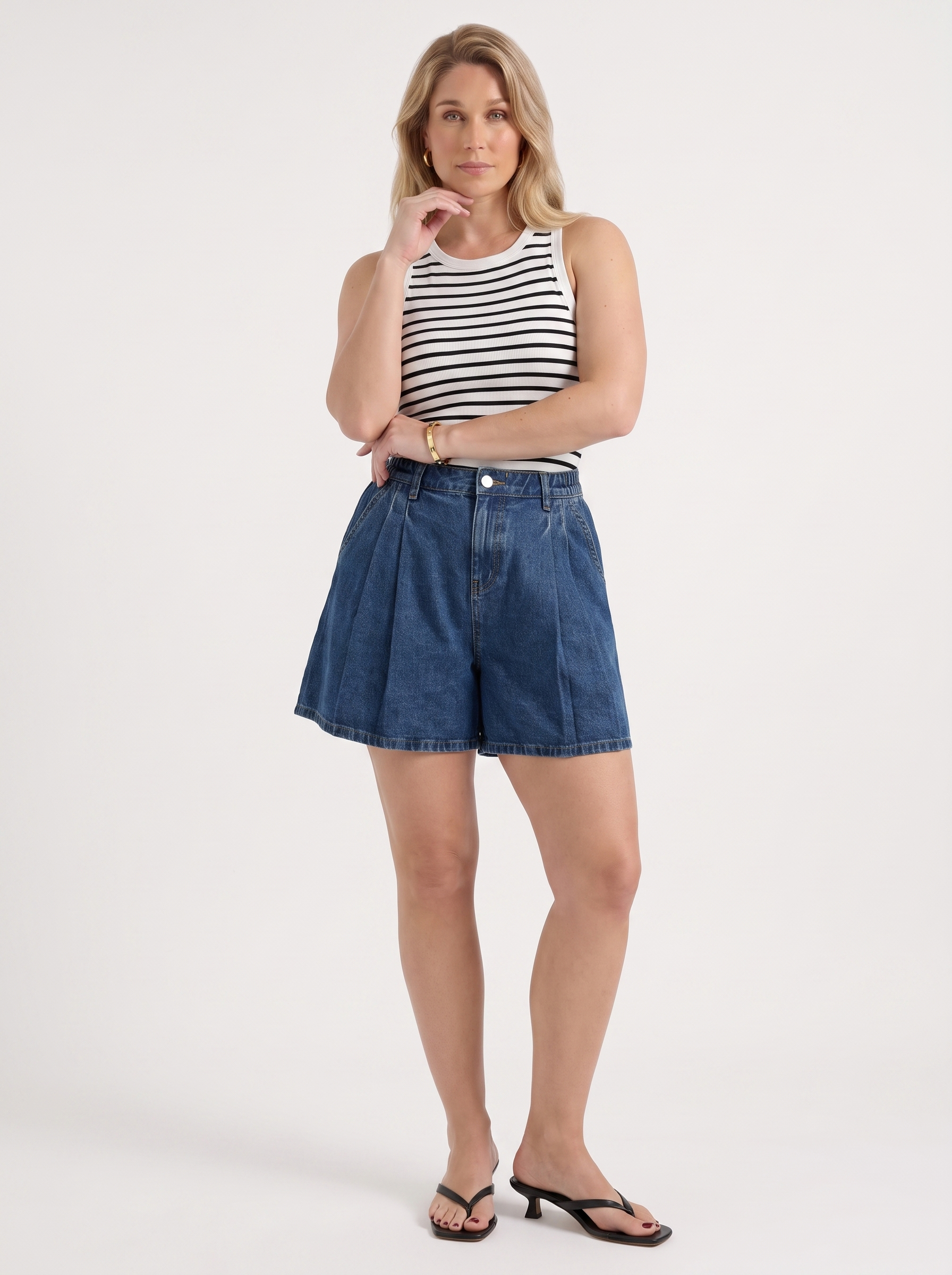 Leila Jeansshorts mit Bundfalten
