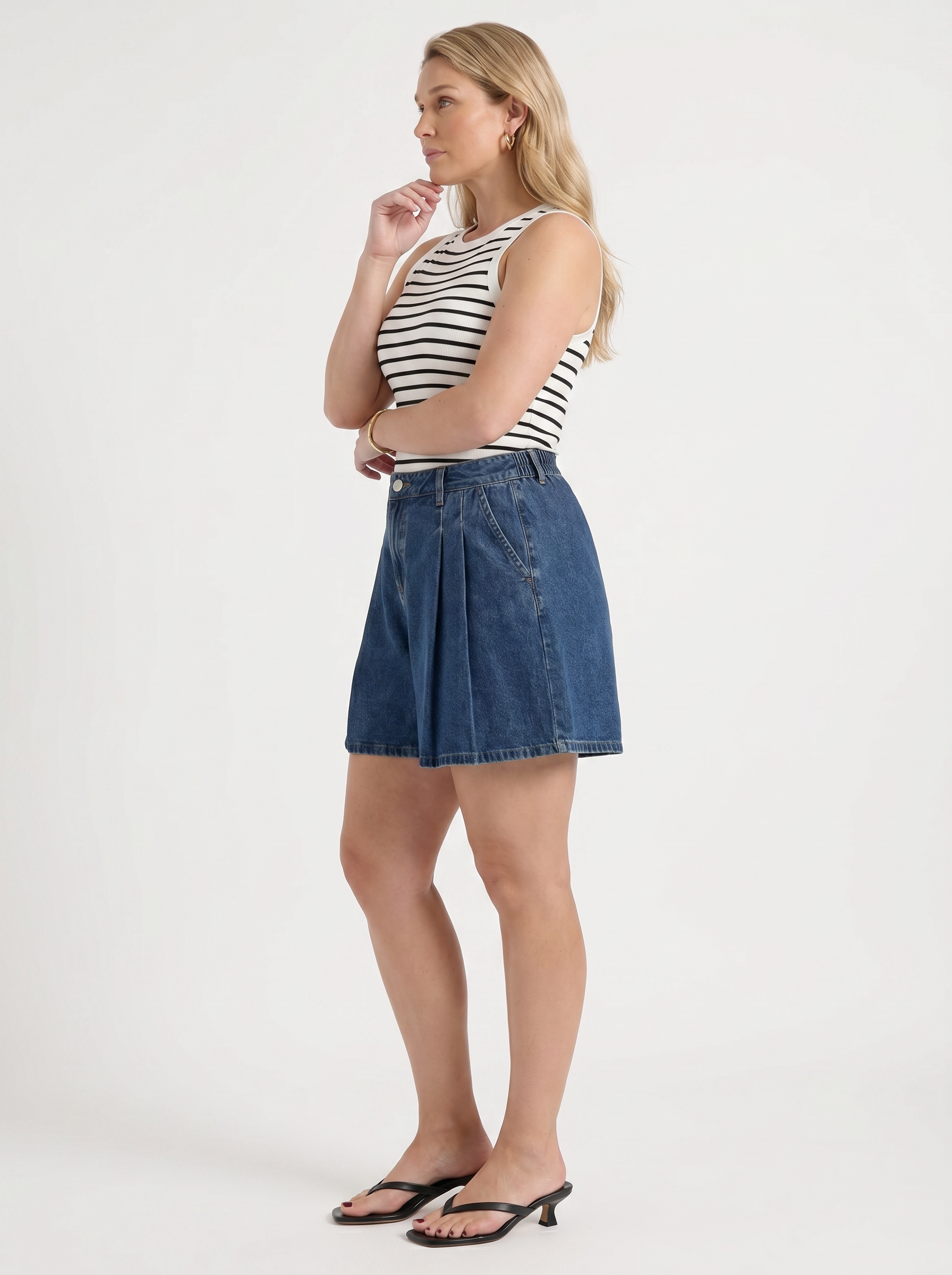 Leila Jeansshorts mit Bundfalten