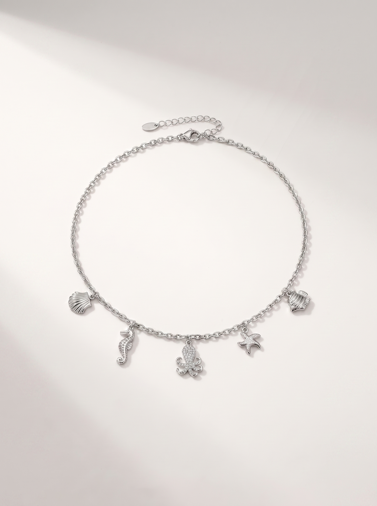 Lotte Charm-Halskette mit Meeresmotiven