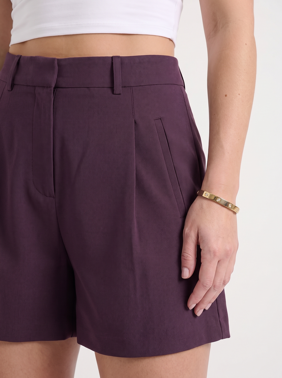 Kyrine Shorts mit Bundfalten
