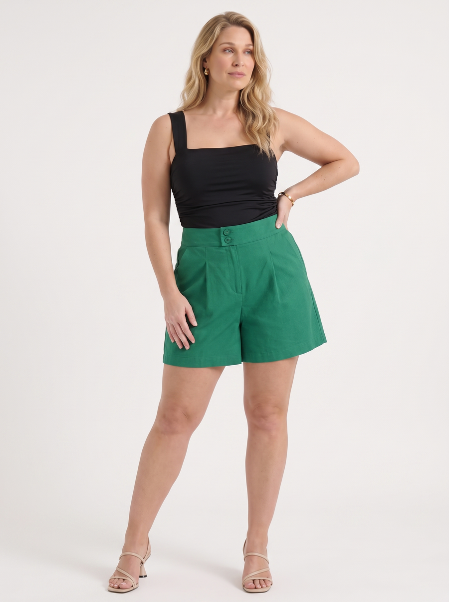 Carla Shorts mit Doppelknopfdetail