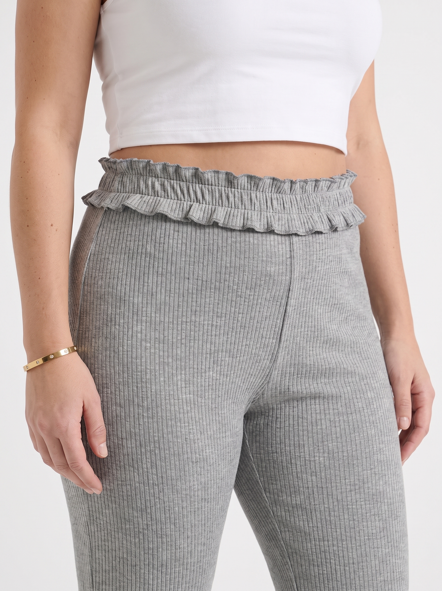 Mishella Caprihose mit Rüschensaum