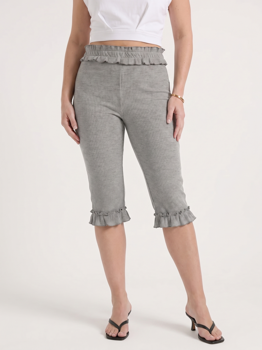 Mishella Caprihose mit Rüschensaum