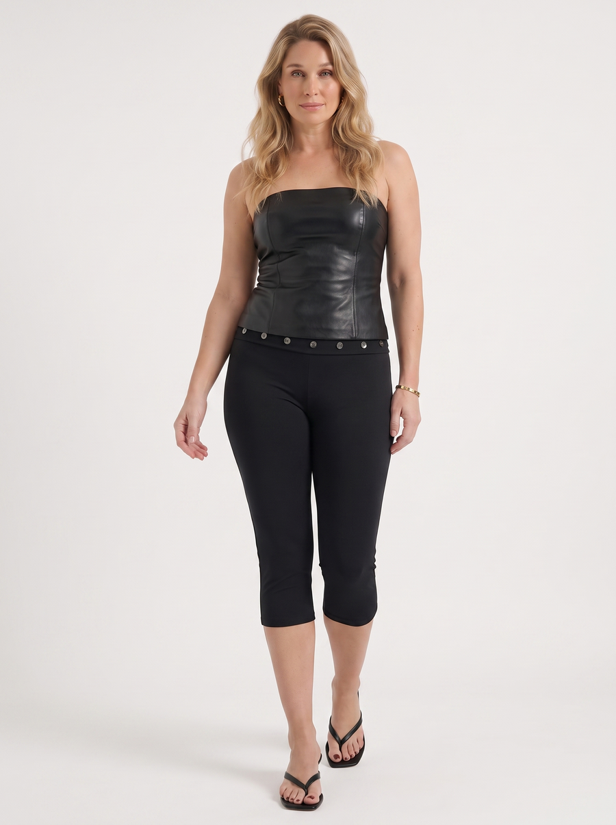 Chrissy Caprihose mit Knopfdetail