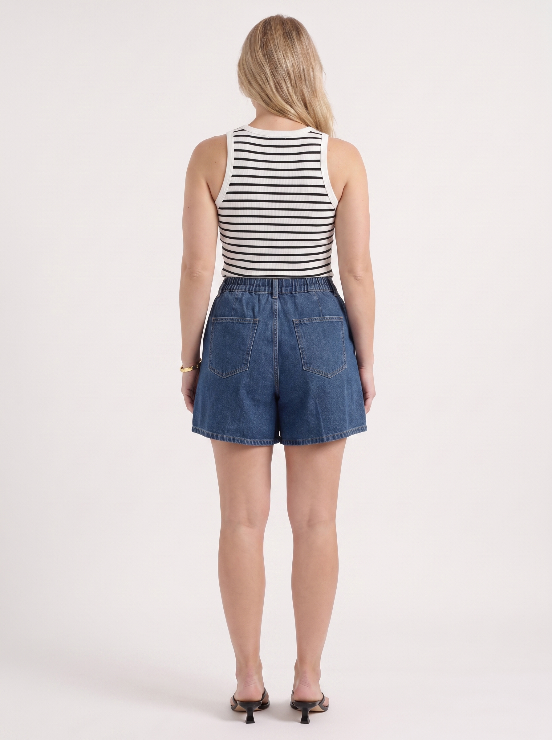 Leila Jeansshorts mit Bundfalten