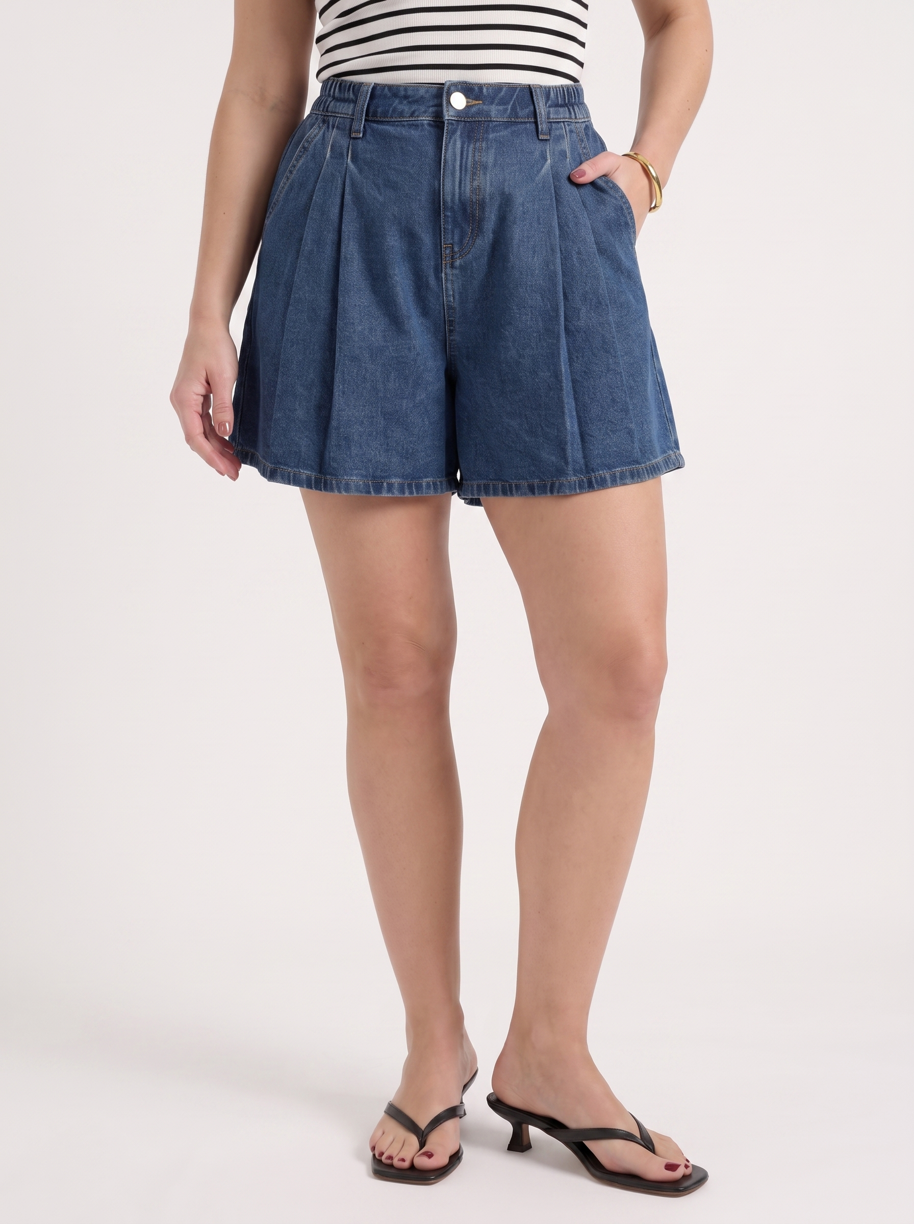 Leila Jeansshorts mit Bundfalten