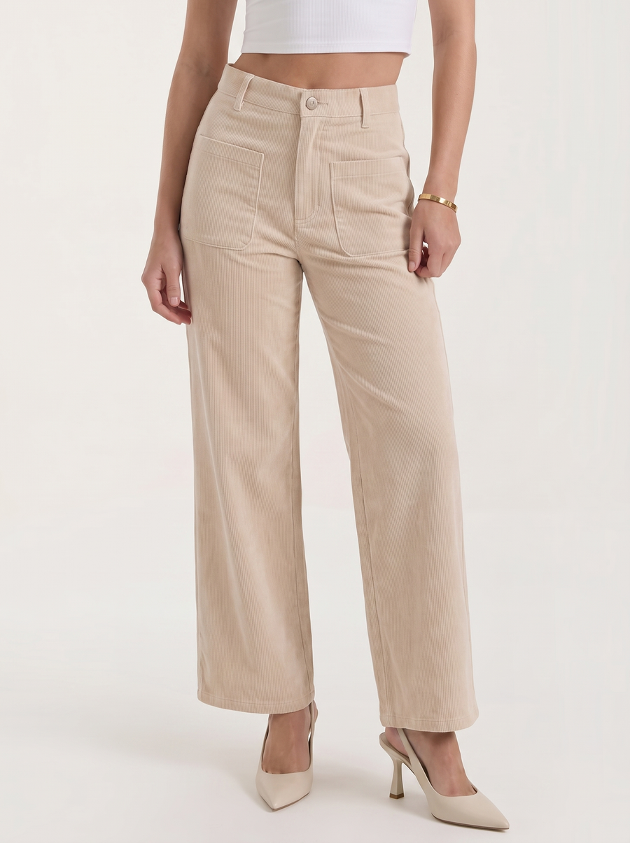 Allison Weite Cordhose