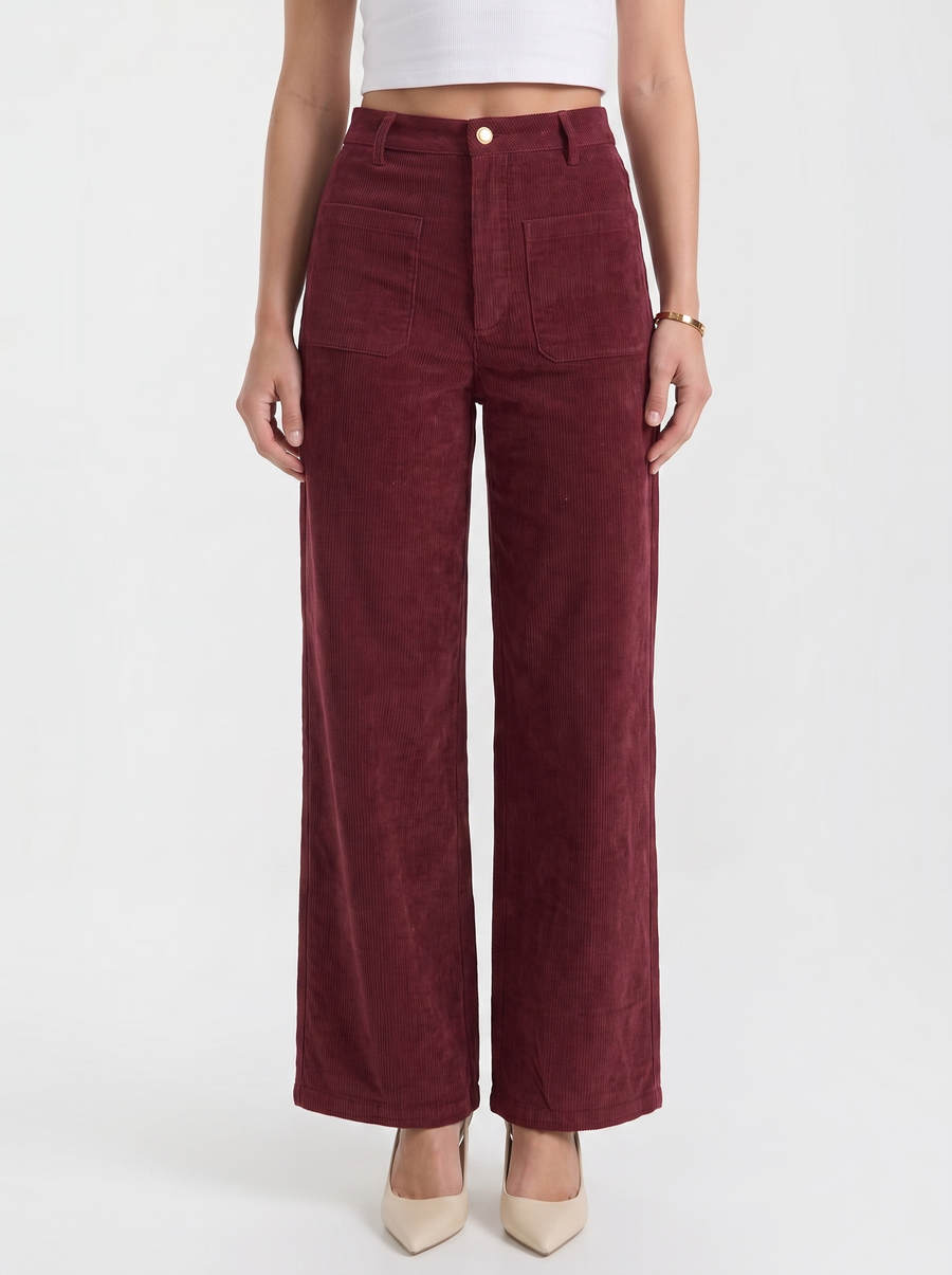 Allison Weite Cordhose